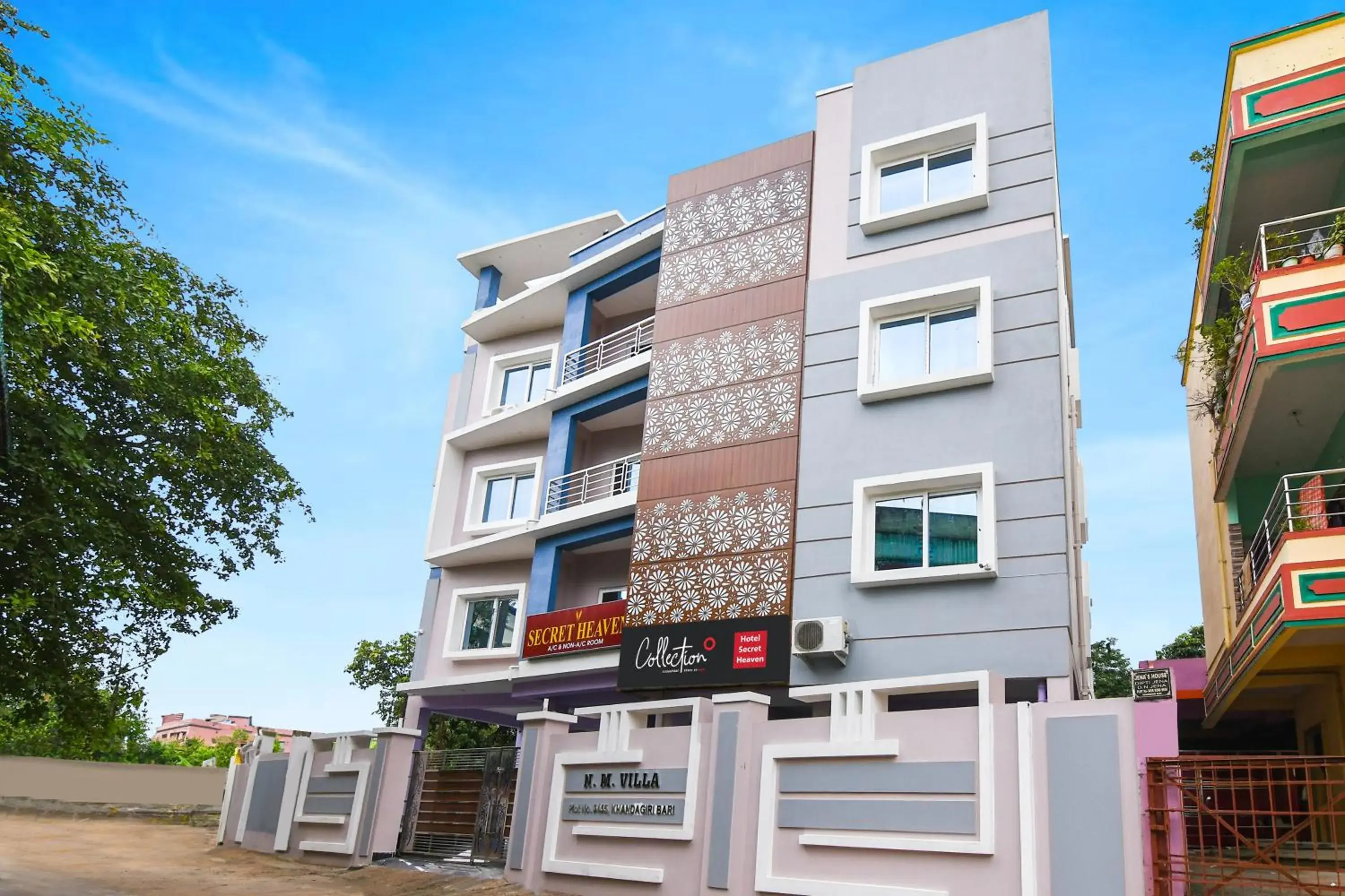 Facade/entrance in Hotel O Secret Heaven Facade/entrance in Hotel O Secret Heaven