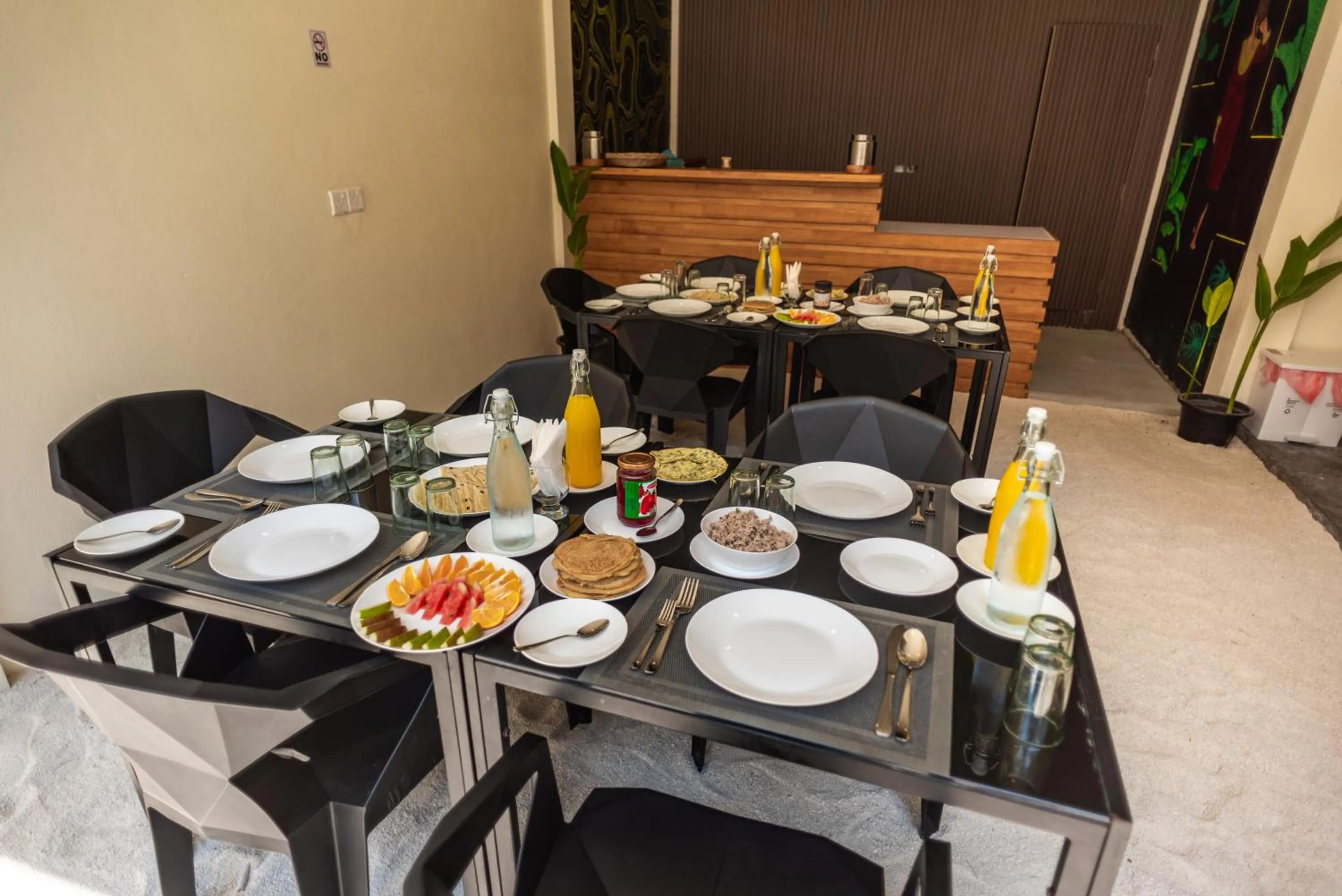 Restaurant/places to eat in Horizon Dhigurah