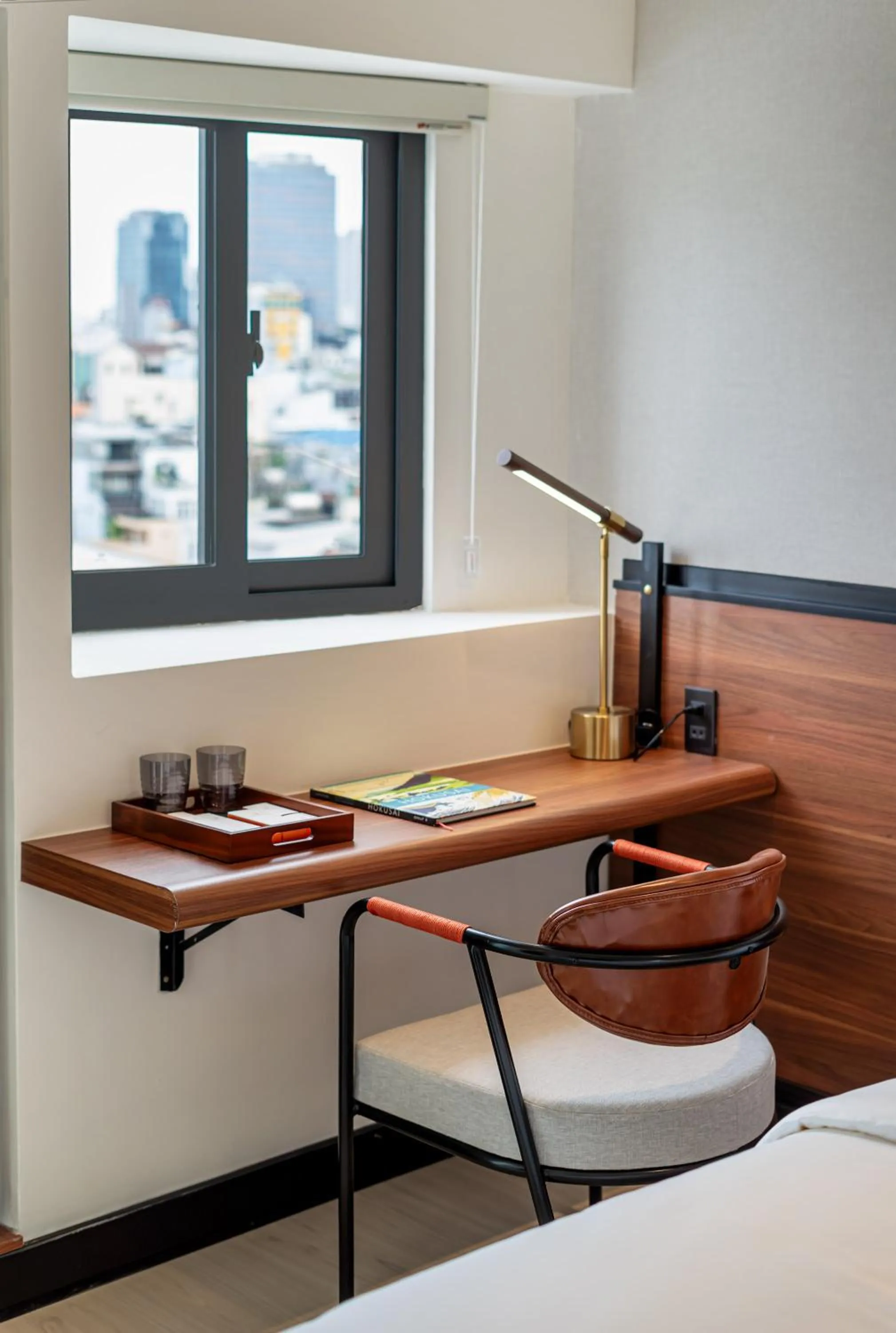 Metrolux City Contemporary Hotel