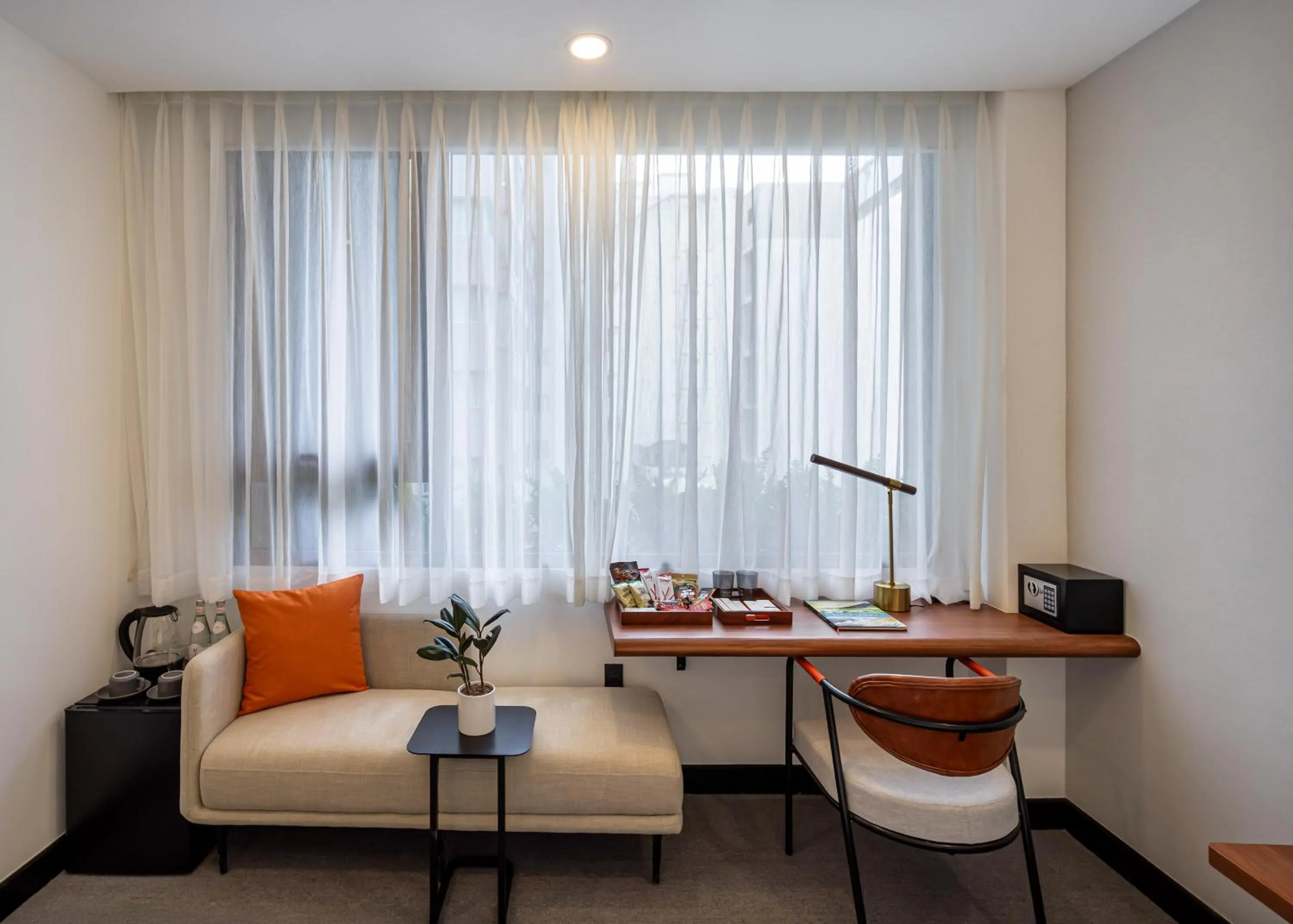 Metrolux City Contemporary Hotel