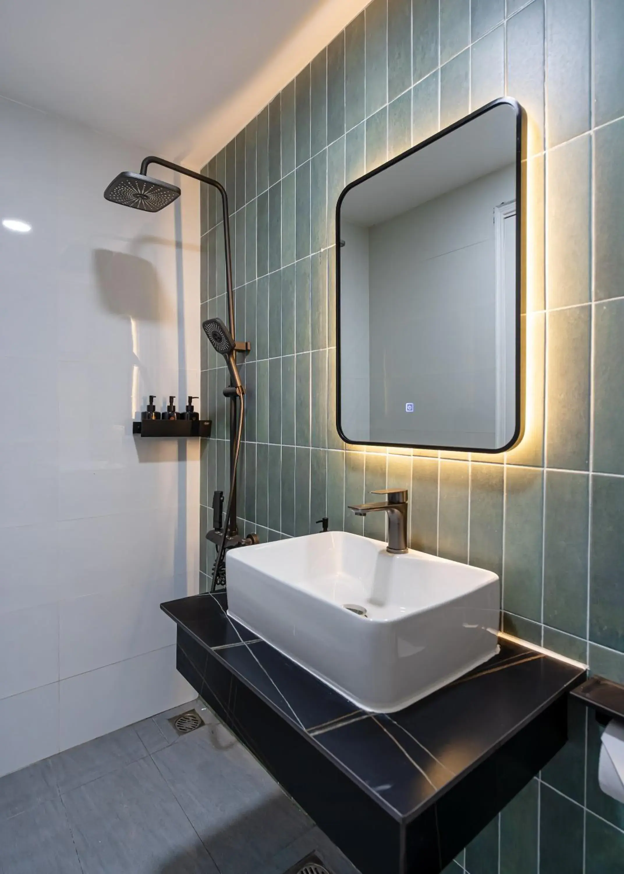 Small Double Room in Metrolux City Contemporary Hotel Small Double Room in Metrolux City Contemporary Hotel