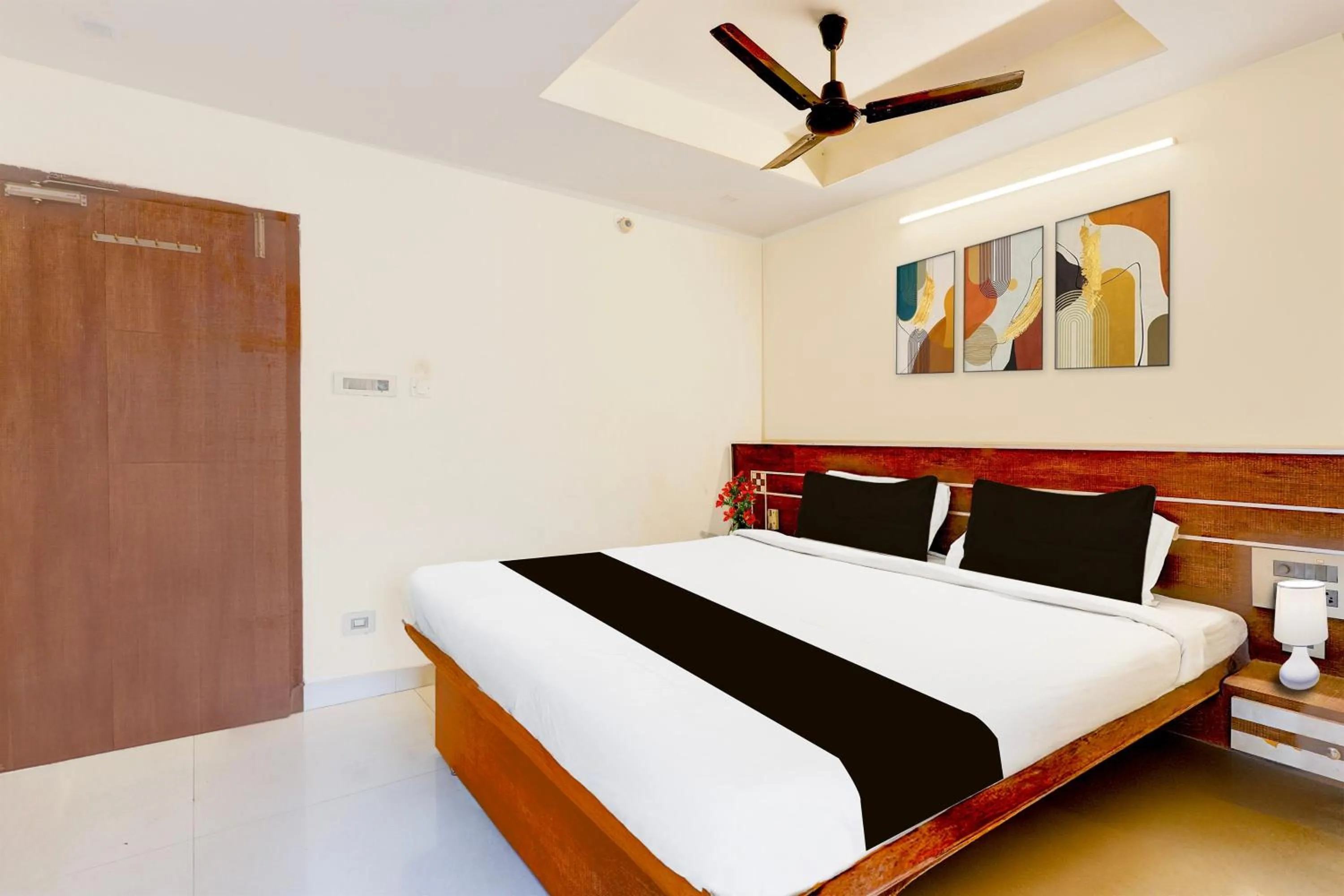 Townhouse Sankaramatam Road Near Diamond Park