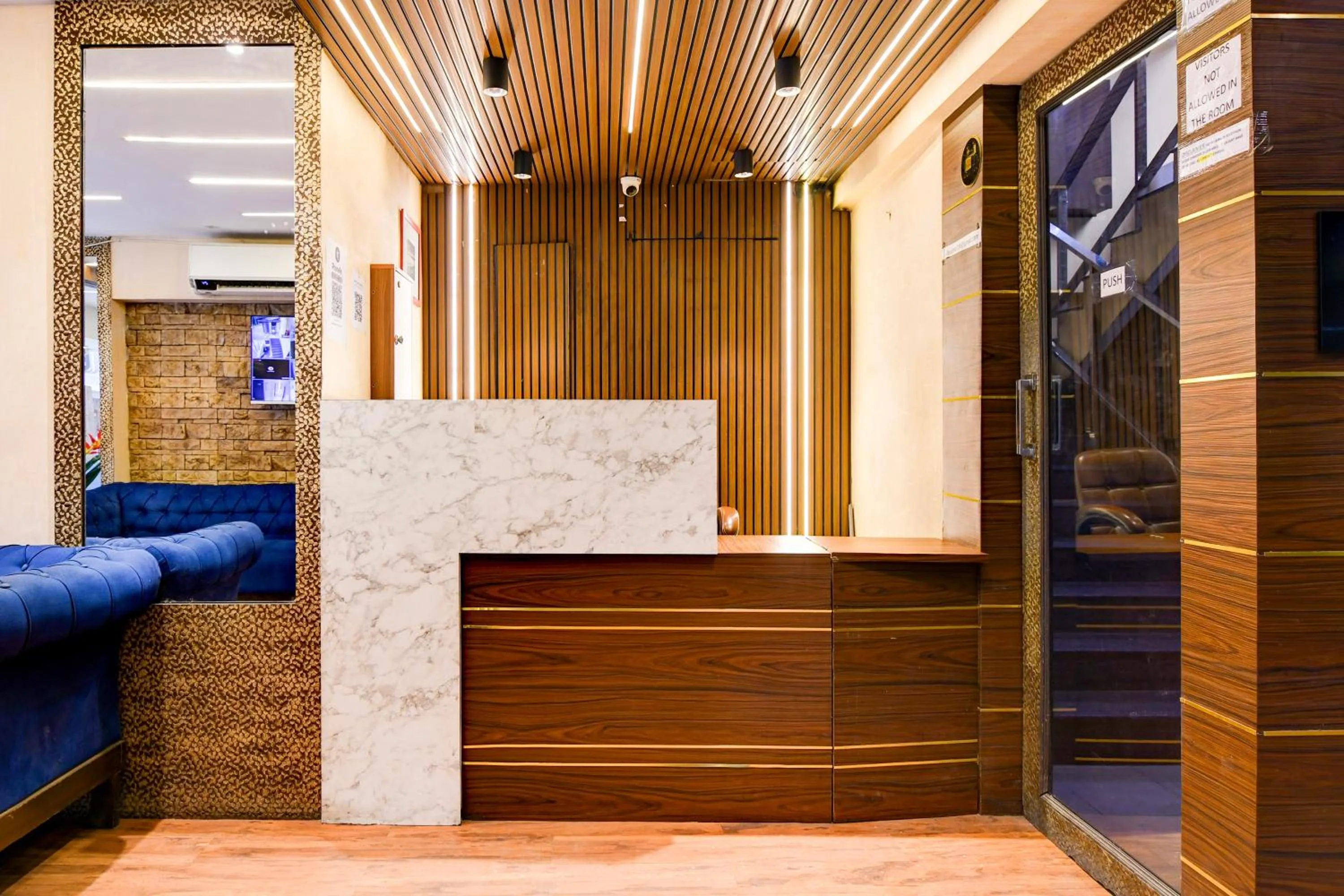 Lobby or reception in Hotel Brill View 500m From ITC Royal Kolkata