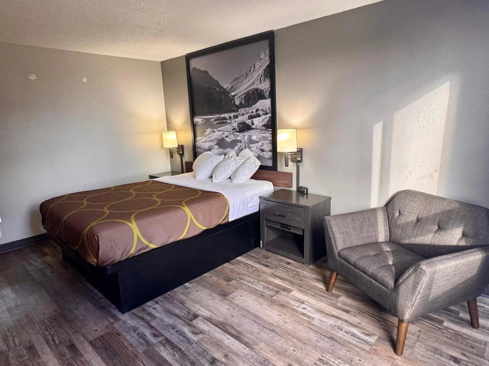 Bed in Super 8 by Wyndham Great Falls City Center