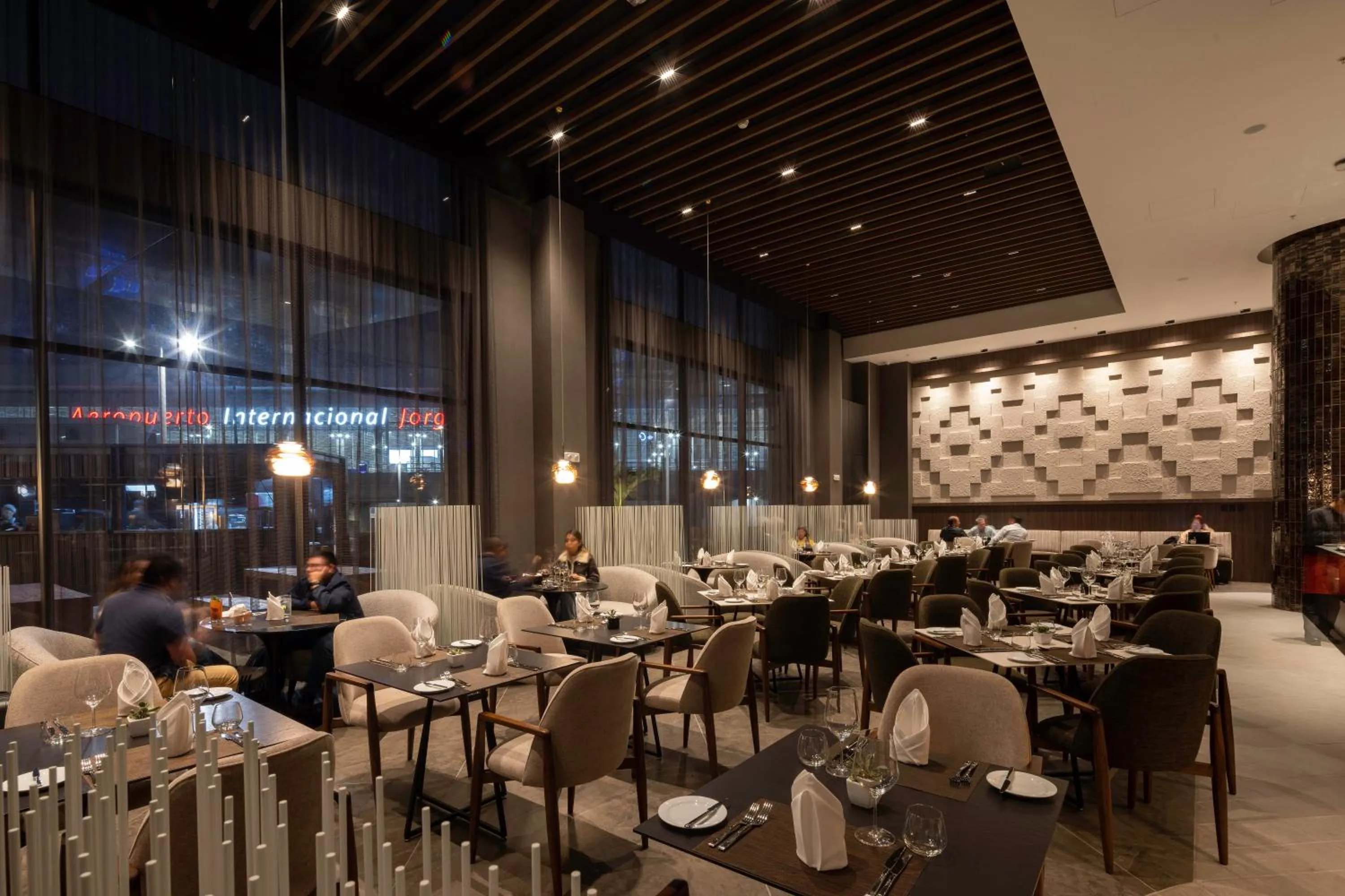 Restaurant/places to eat in Wyndham Grand Costa Del Sol Lima Airport