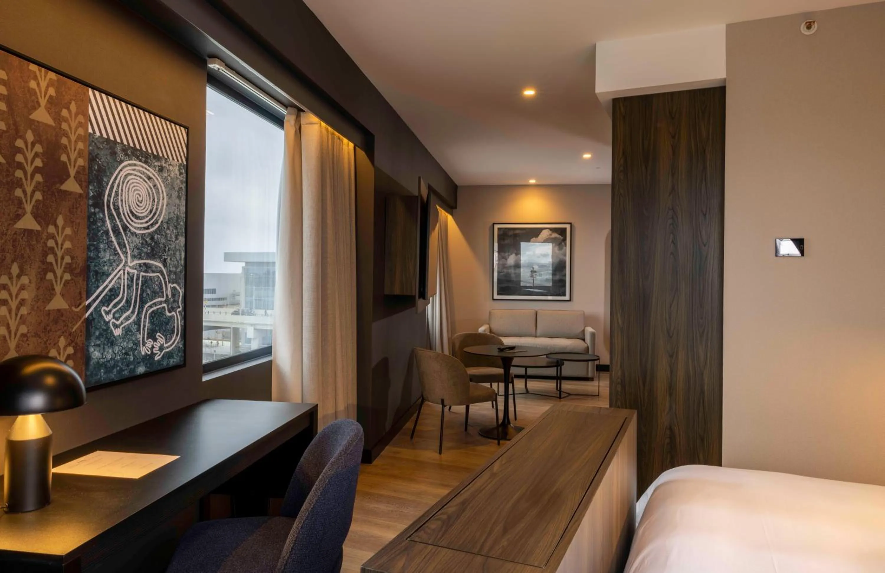 Bed in Wyndham Grand Costa Del Sol Lima Airport