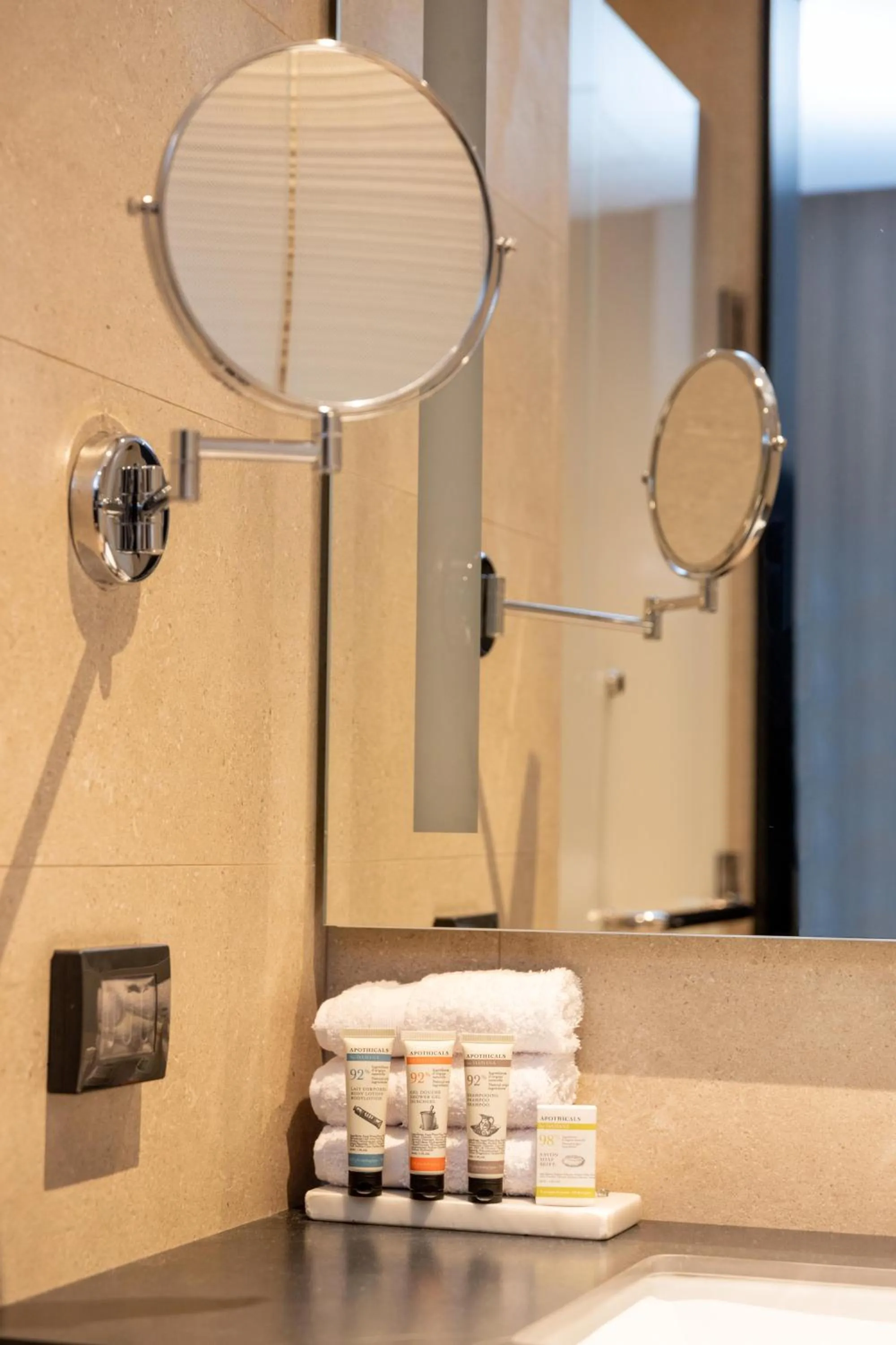 Bathroom in Wyndham Grand Costa Del Sol Lima Airport