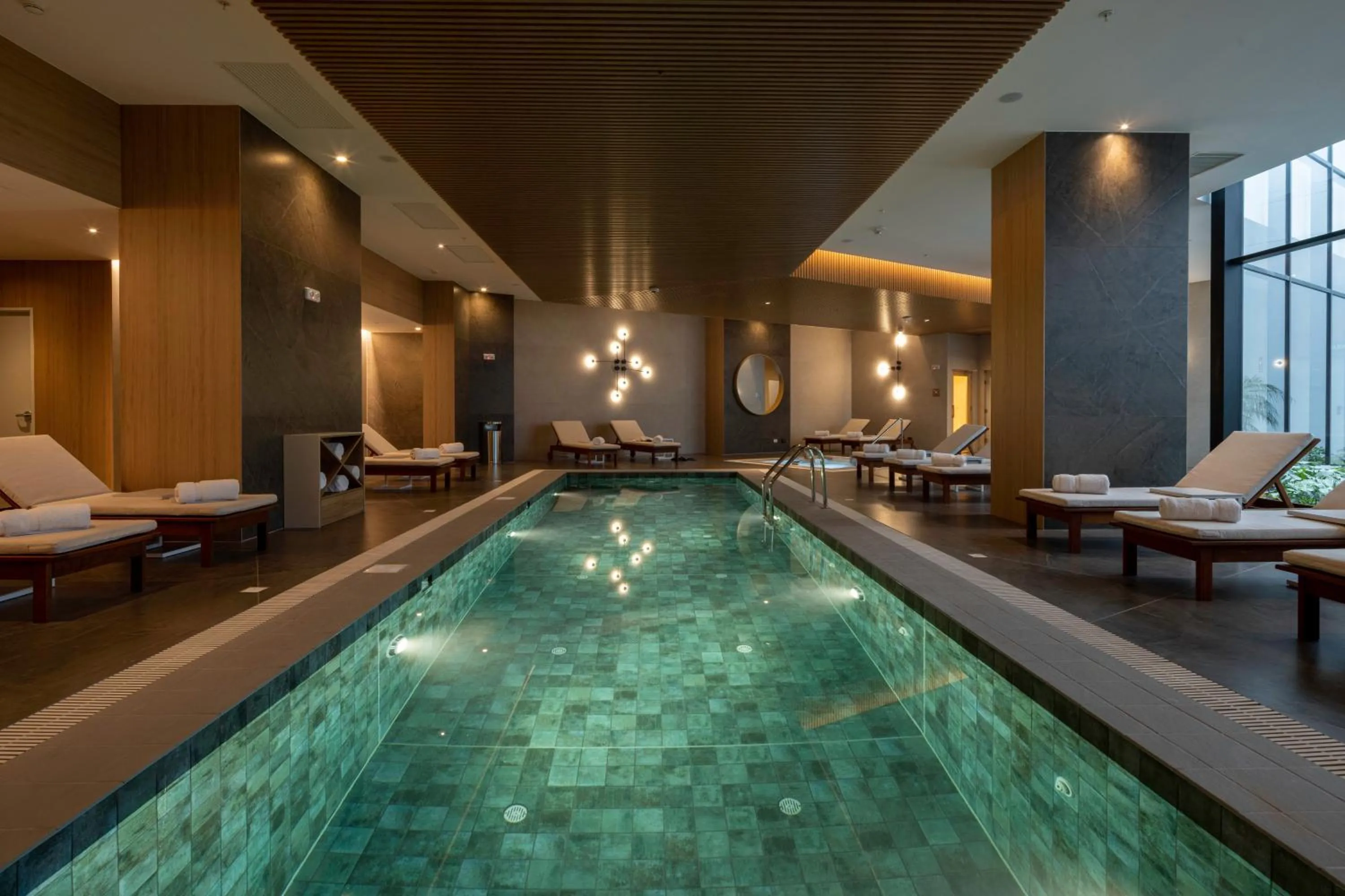 Swimming pool in Wyndham Grand Costa Del Sol Lima Airport