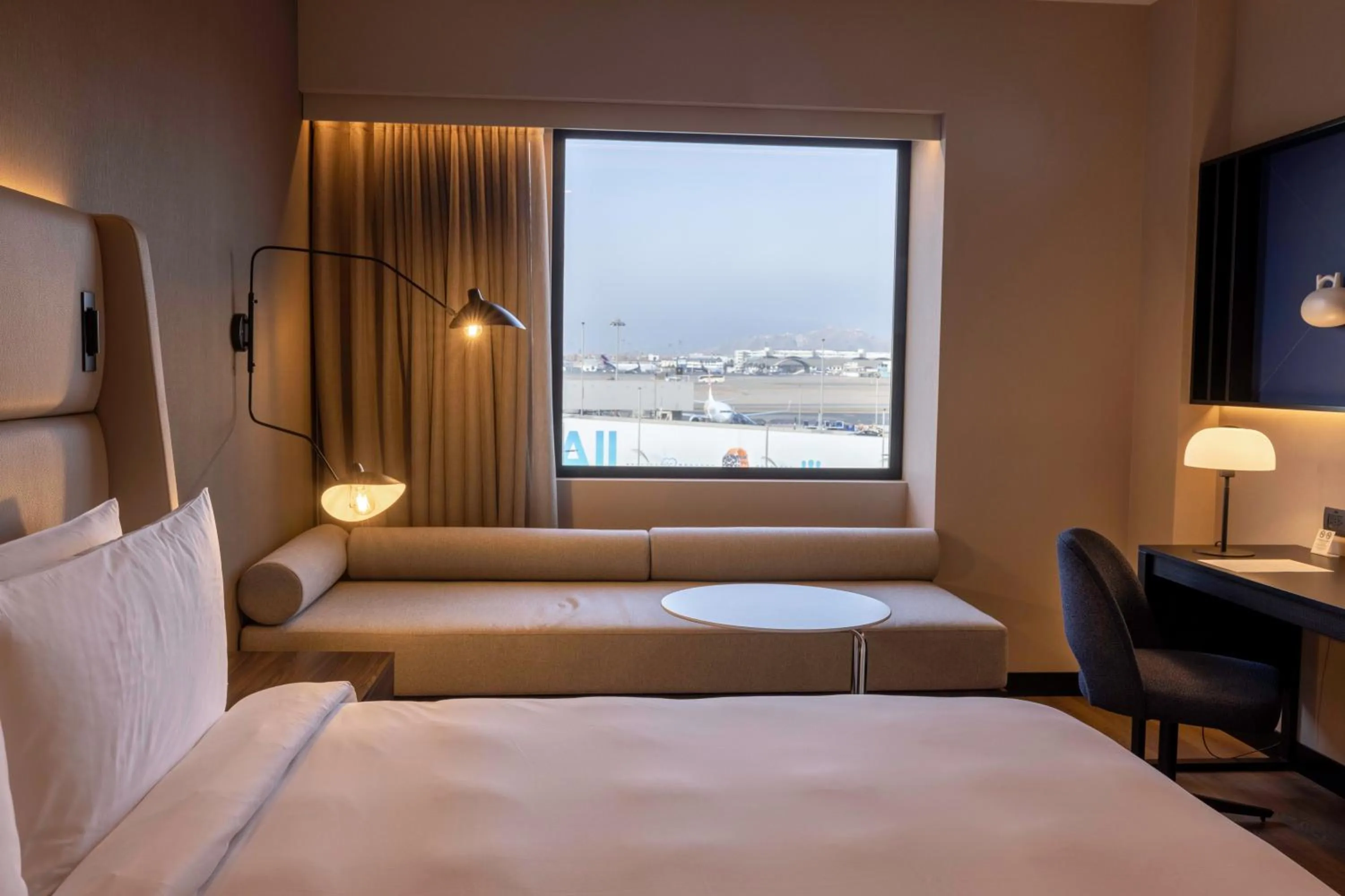 Bed in Wyndham Grand Costa Del Sol Lima Airport