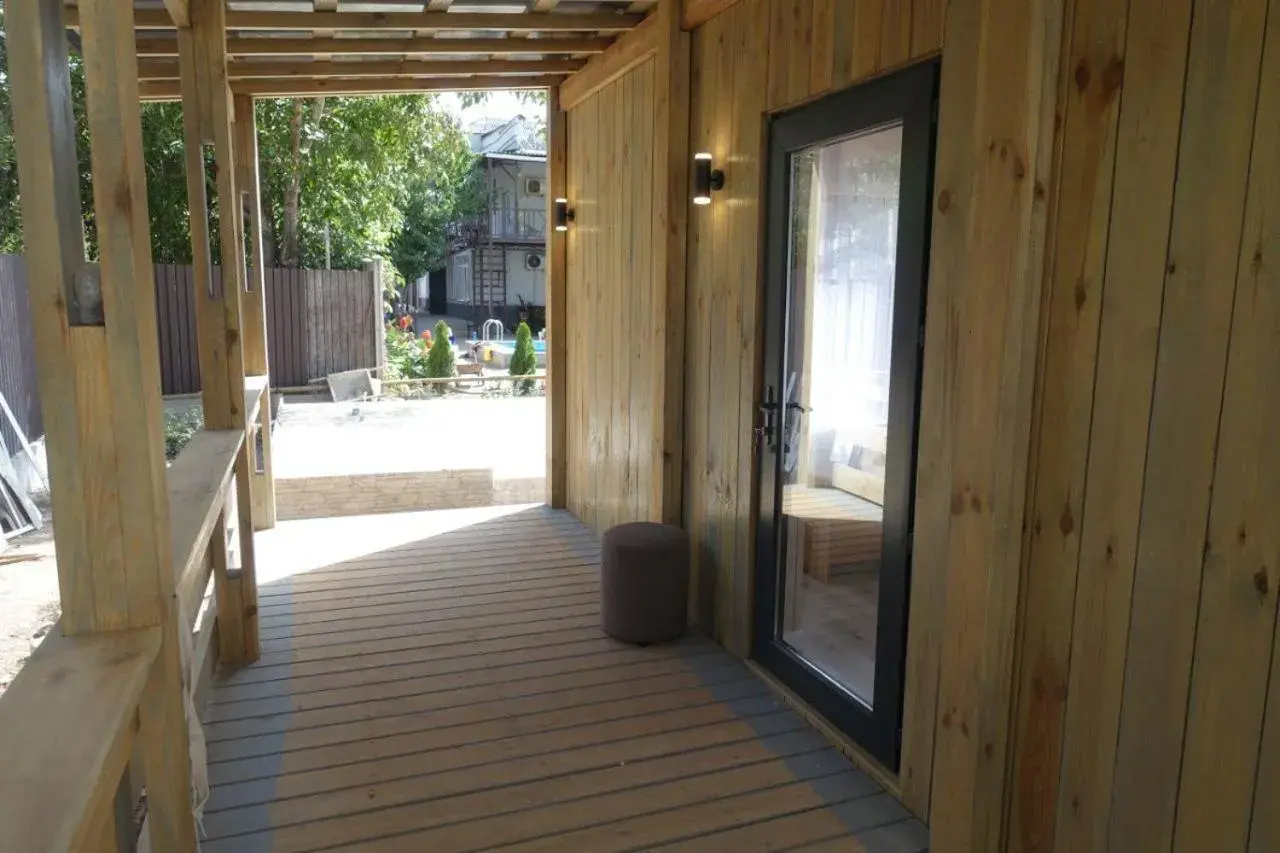 Facade/entrance in Apple Hostel Bishkek Facade/entrance in Apple Hostel Bishkek