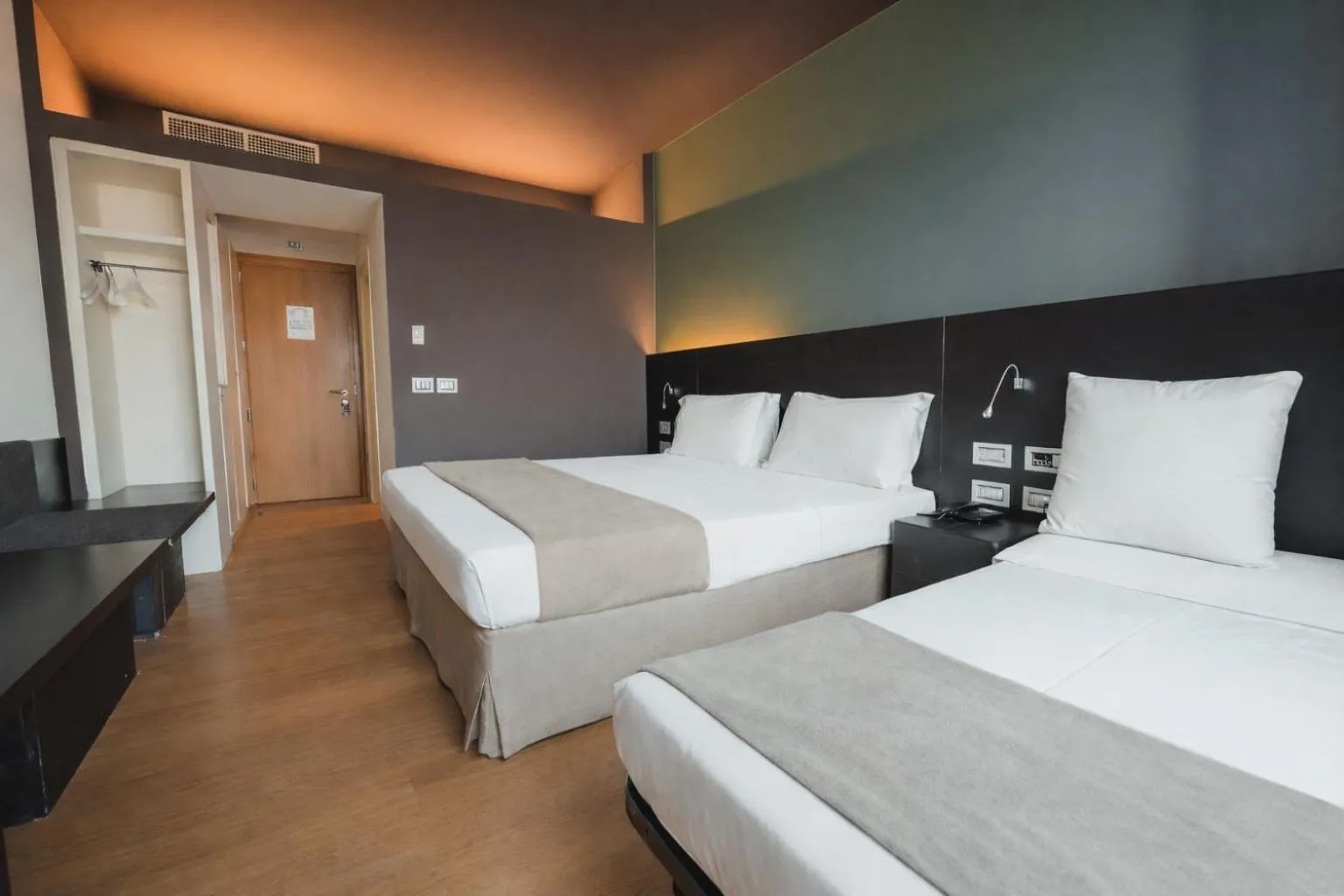 Photo of the whole room, Bed in Mod 05 Bike Hotel