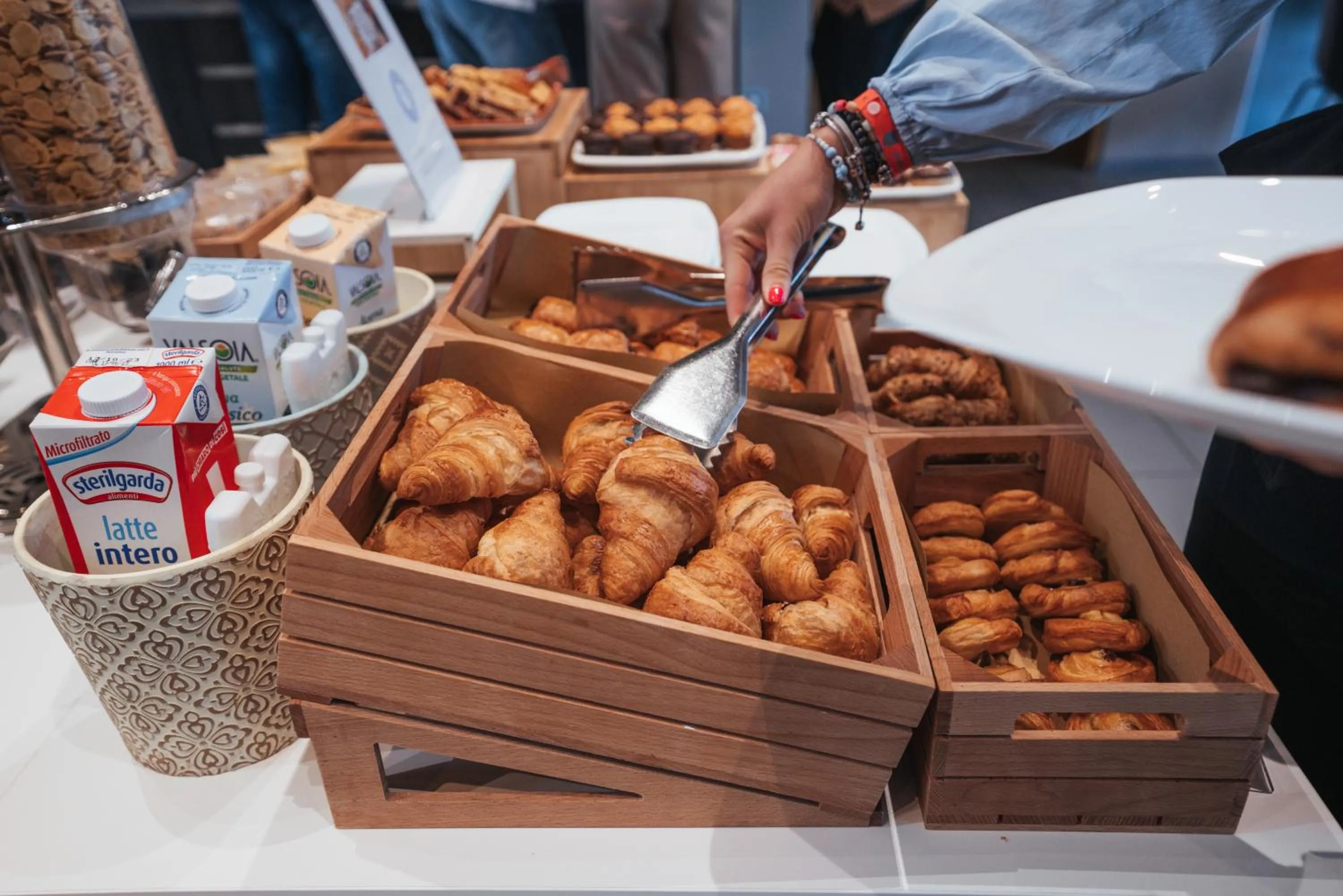 Breakfast in Mod 05 Bike Hotel