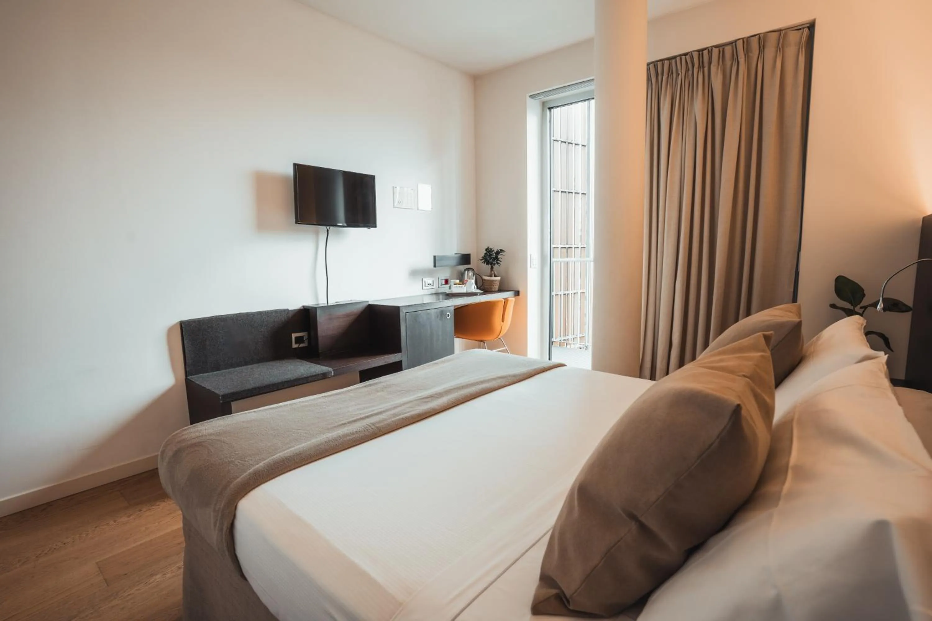 Photo of the whole room, Bed in Mod 05 Bike Hotel