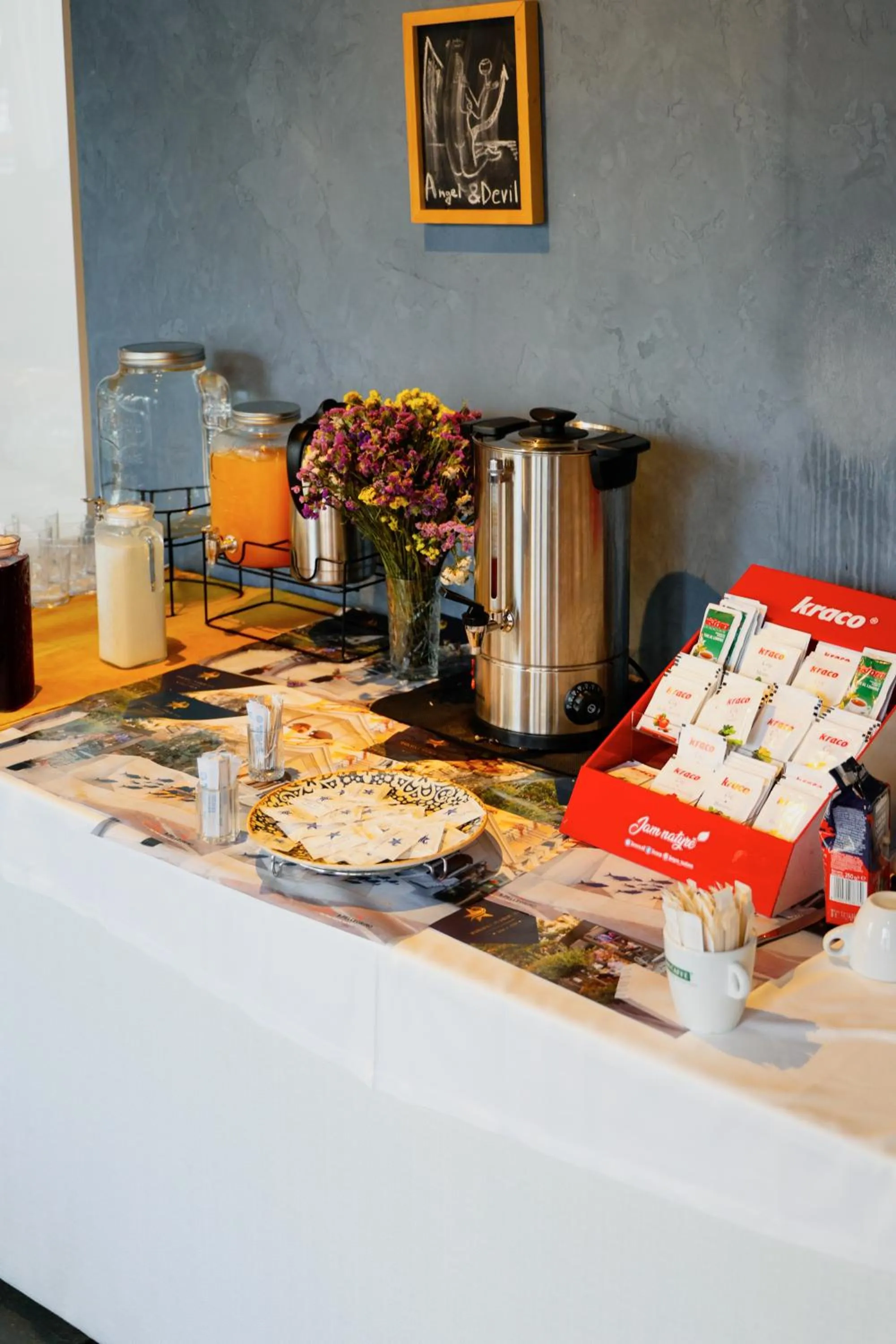 Coffee/tea facilities in Bazaar Hotel