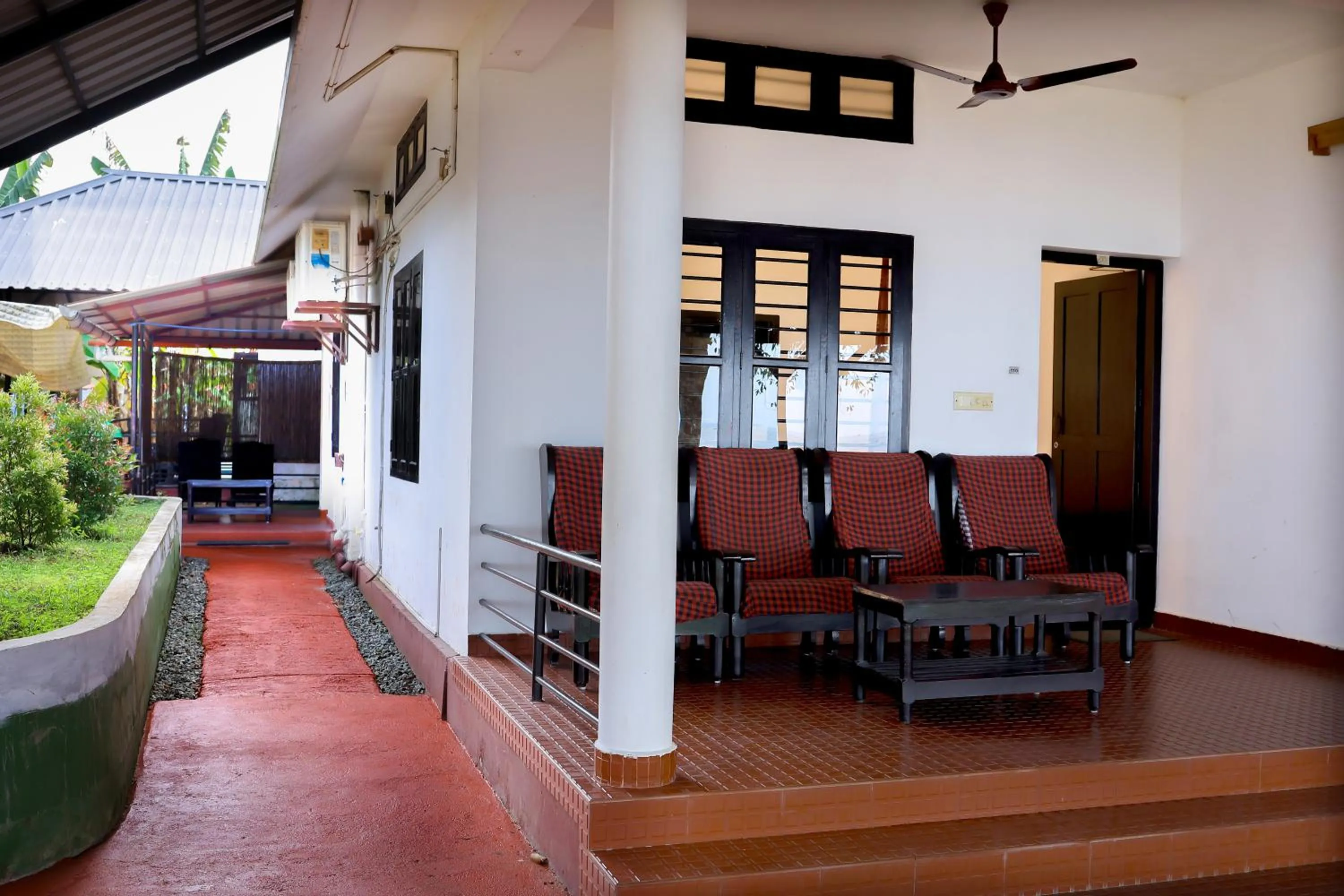 Patio in ILLIKKALAM Lakeside Cottages Kumarakom Kerala