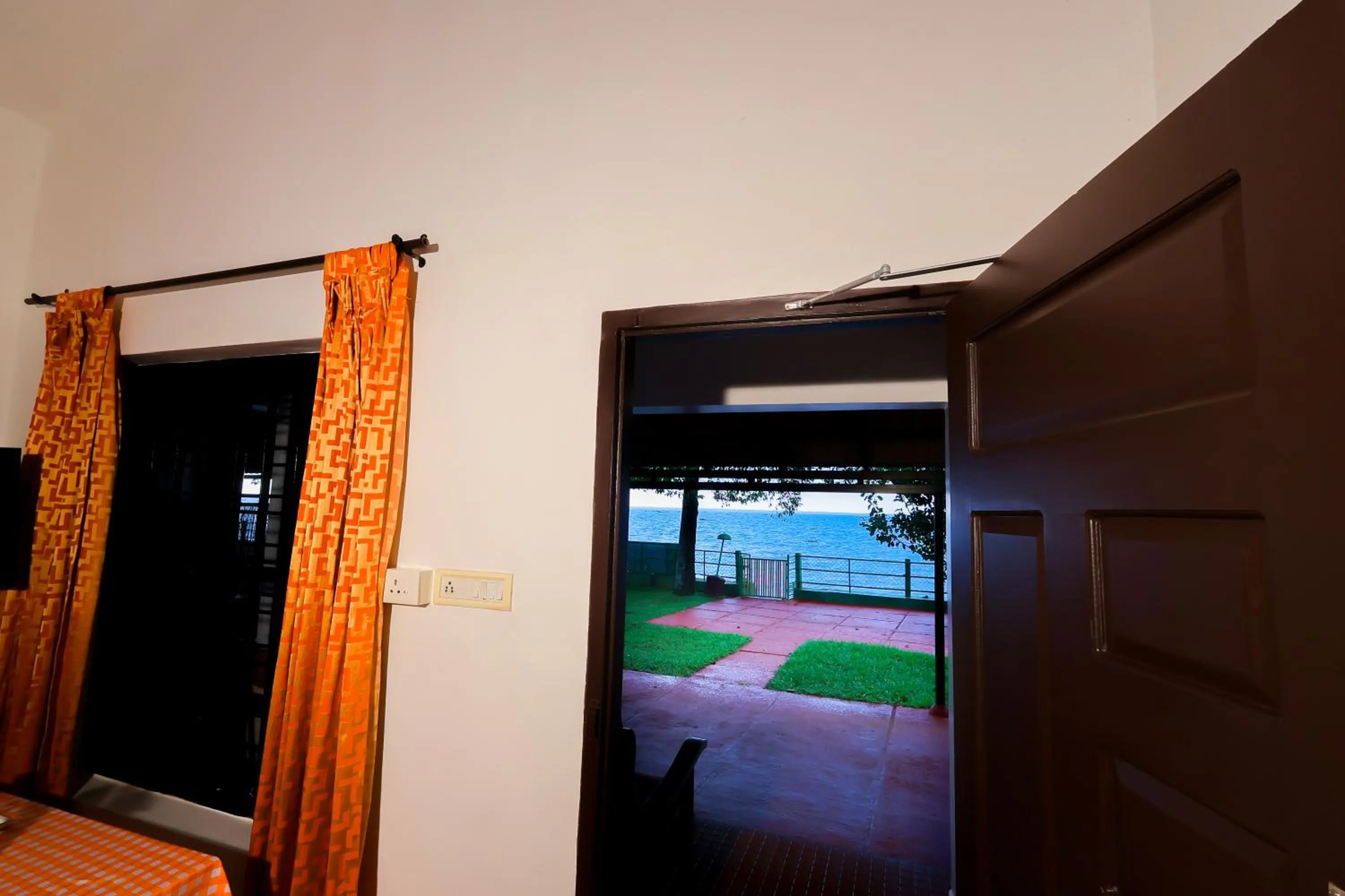 Bedroom, Bed in ILLIKKALAM Lakeside Cottages Kumarakom Kerala
