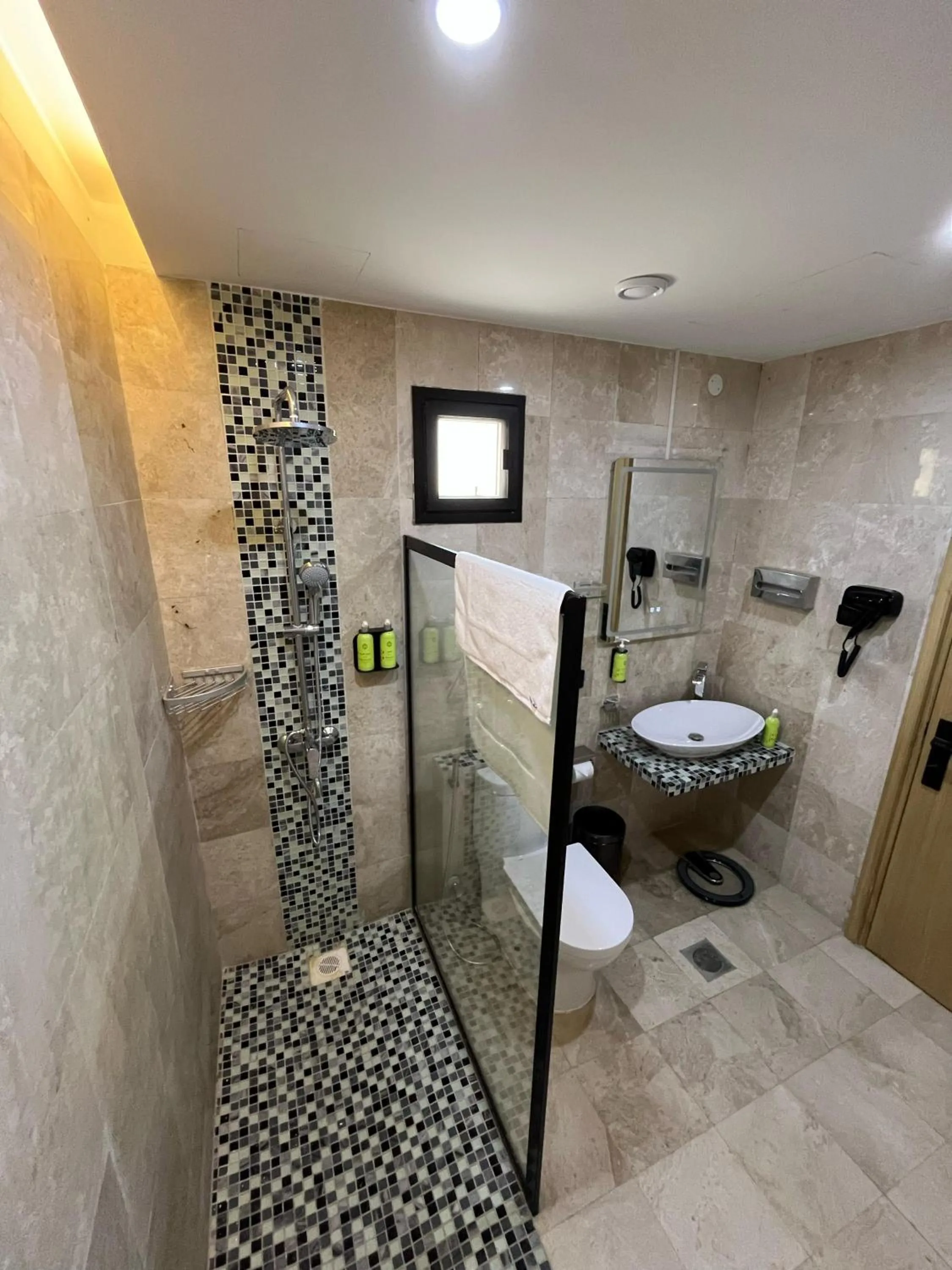 Shower in Al Sawadi Beach Resort & Spa