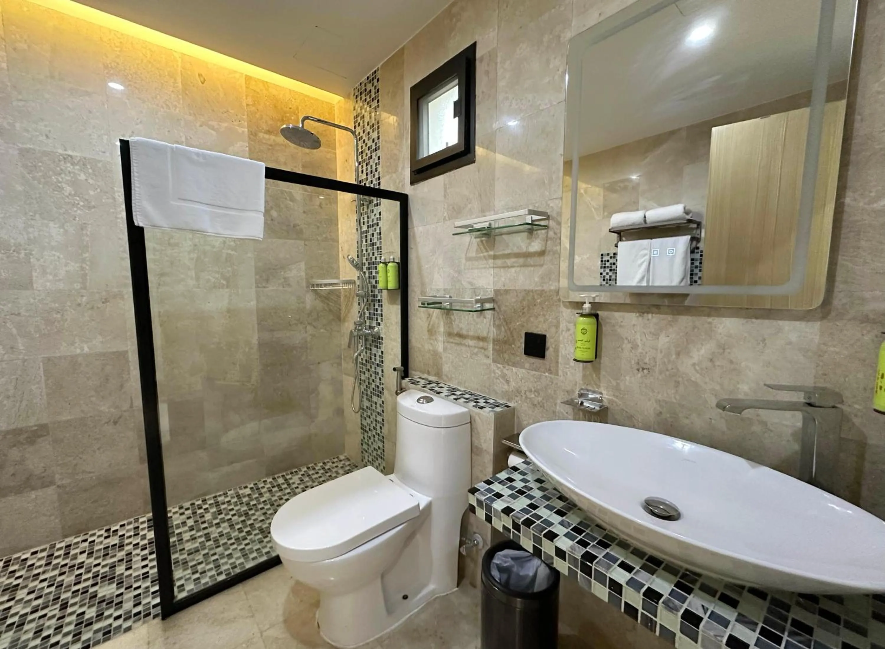 Shower in Al Sawadi Beach Resort & Spa