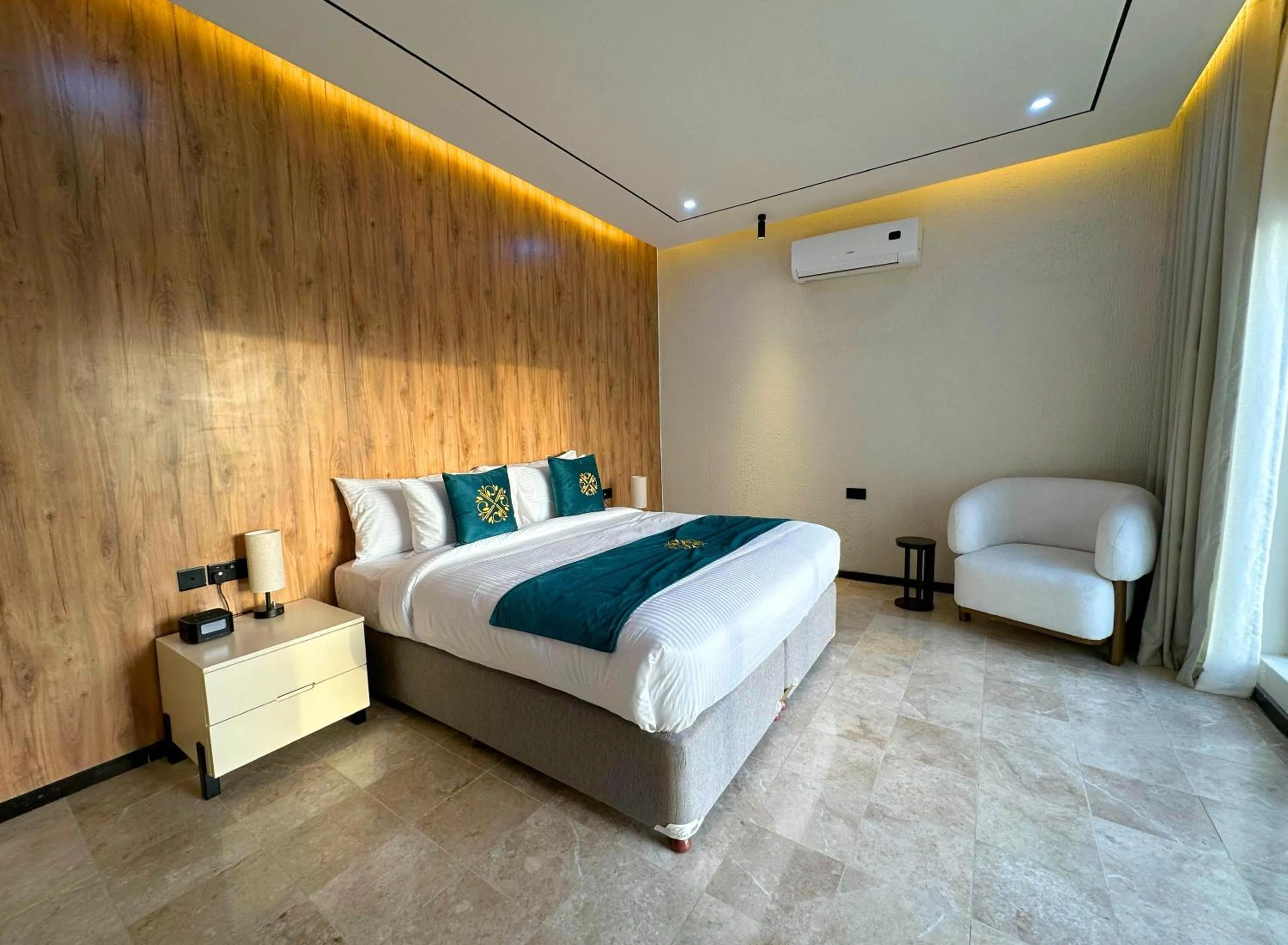Bedroom, Bed in Al Sawadi Beach Resort & Spa