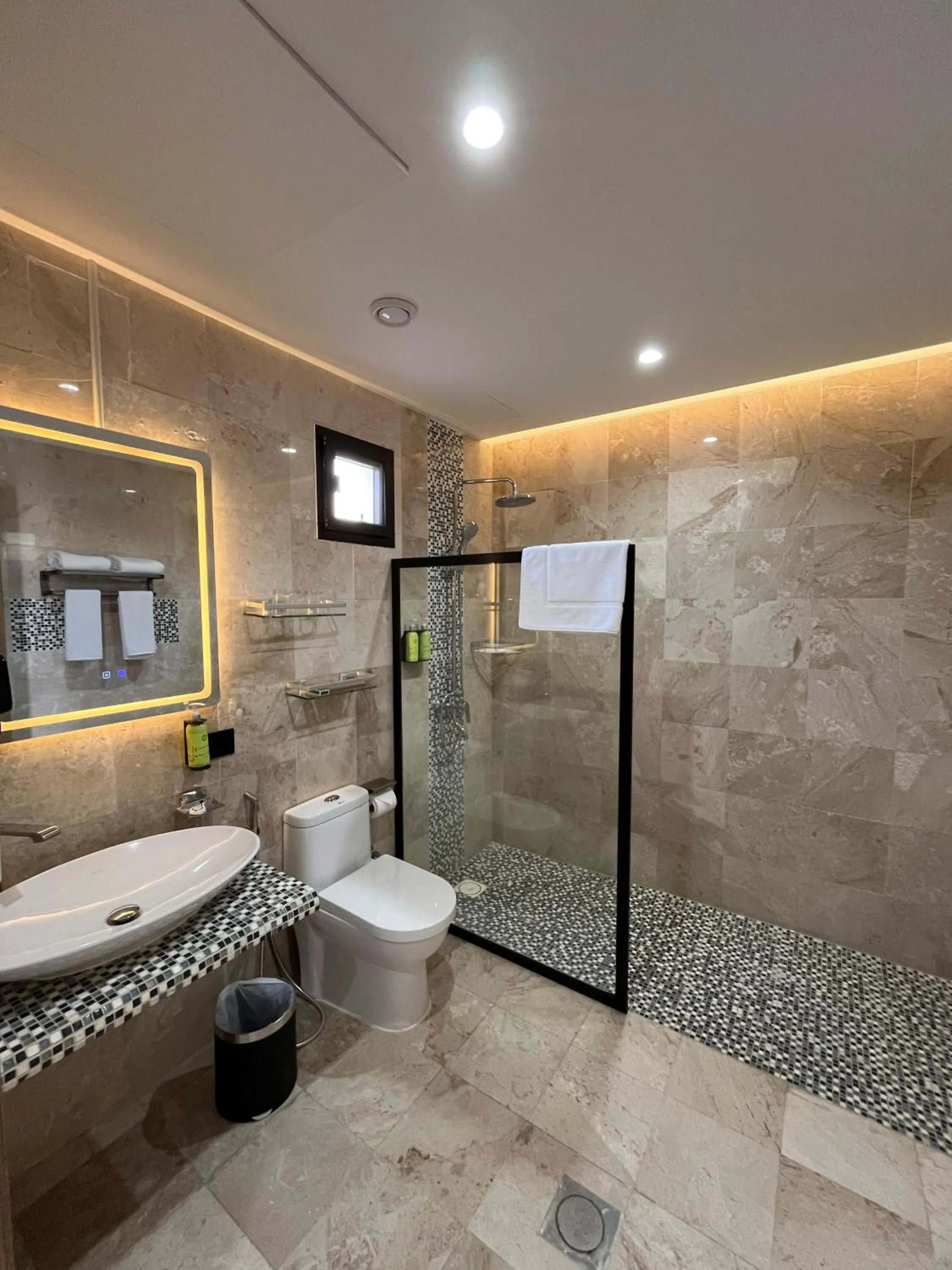 Shower in Al Sawadi Beach Resort & Spa