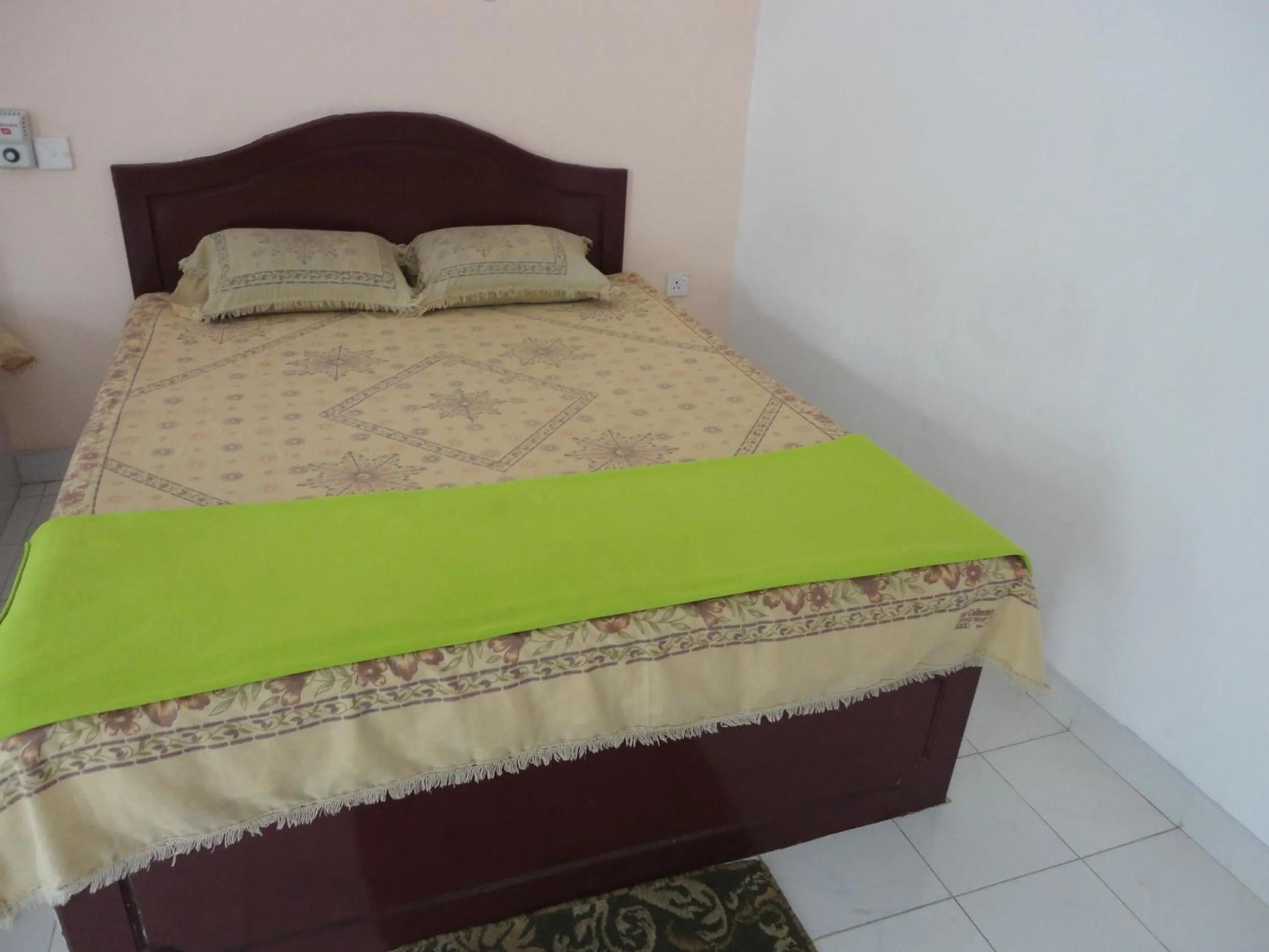 Bedroom, Bed in White Elephant Hotel