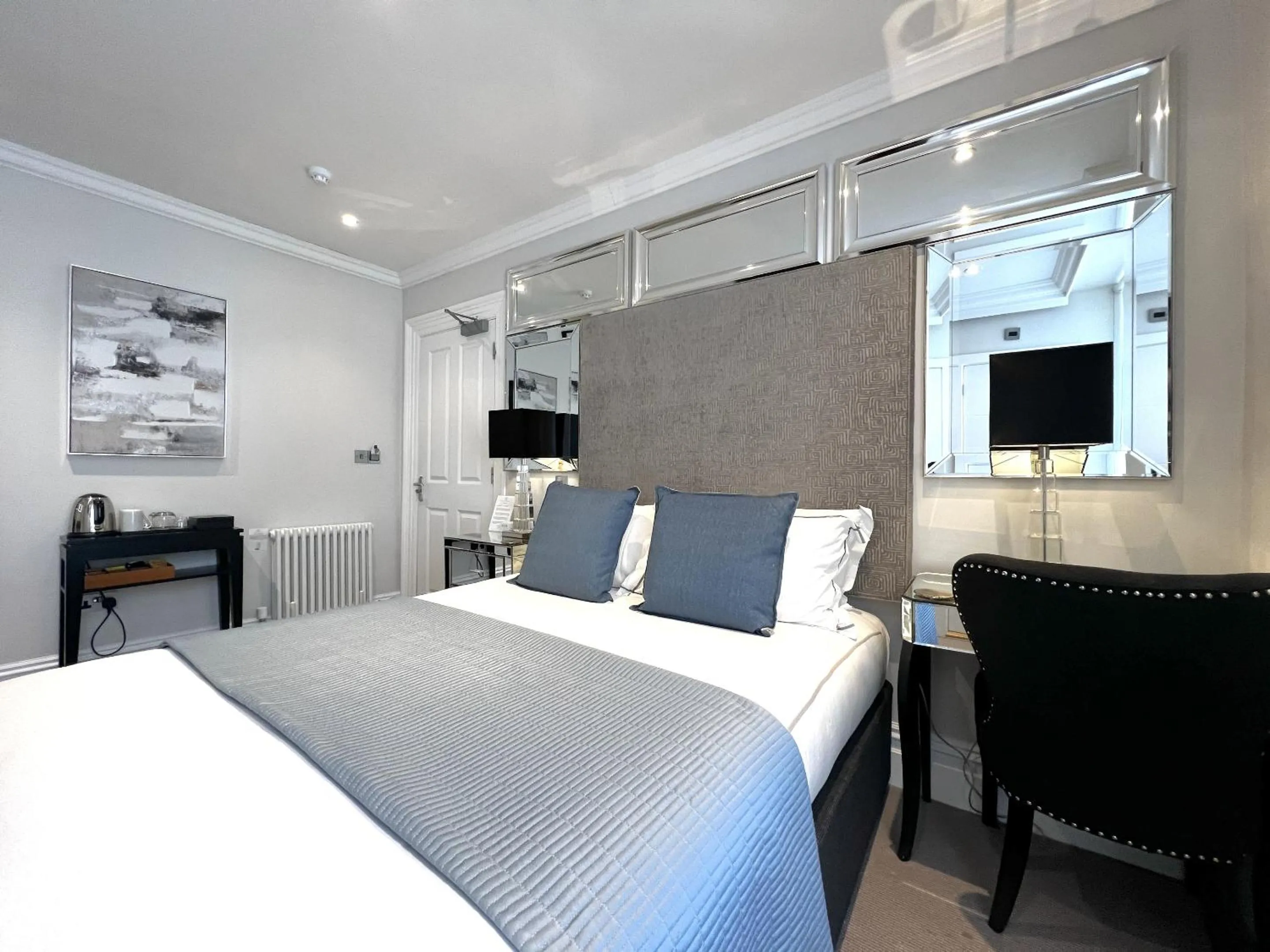 Bedroom, Bed in Tavistock House Hotel