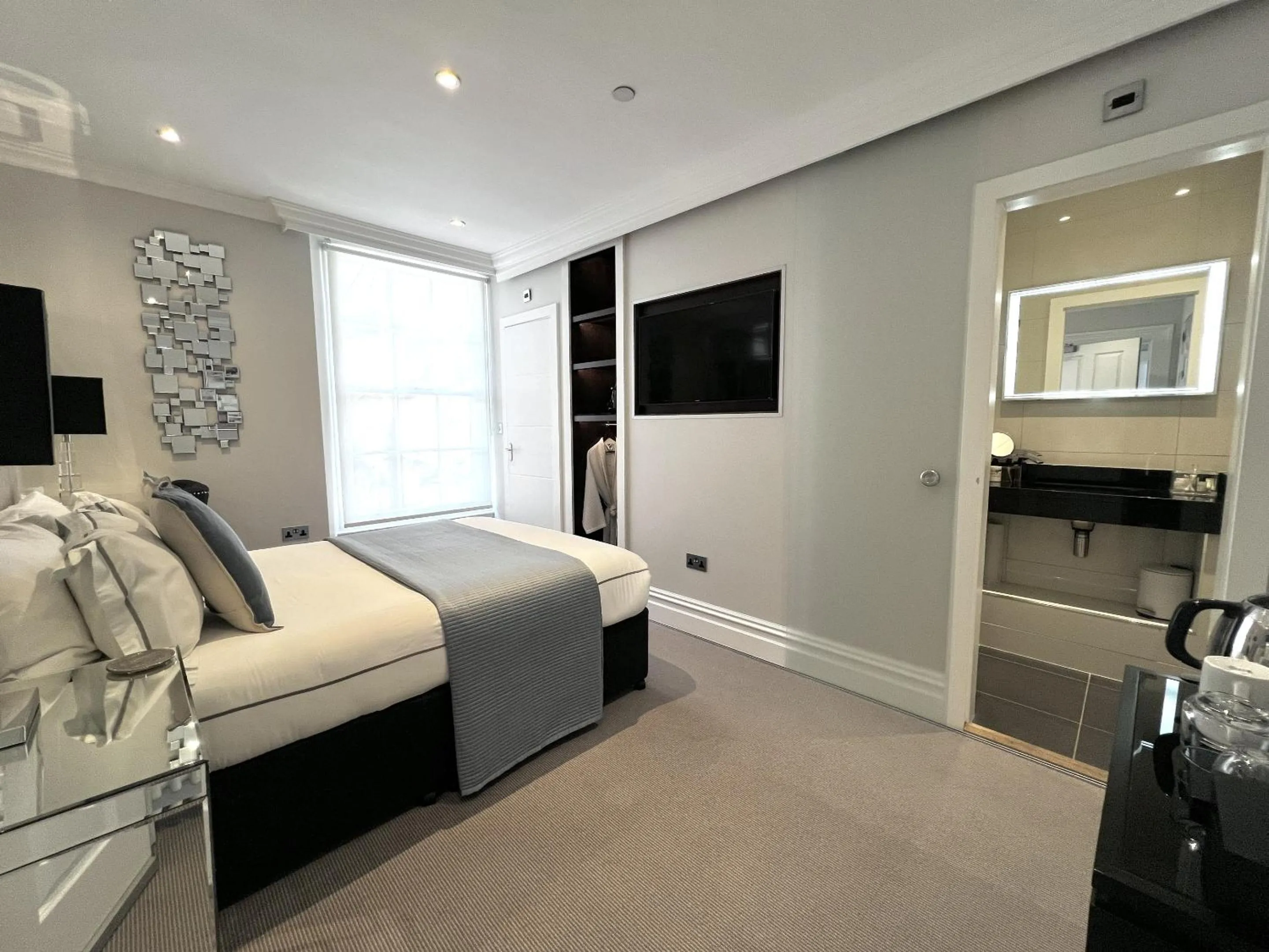 Bedroom, Bed in Tavistock House Hotel