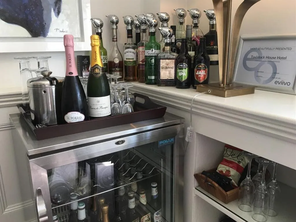 Lounge or bar in Tavistock House Hotel