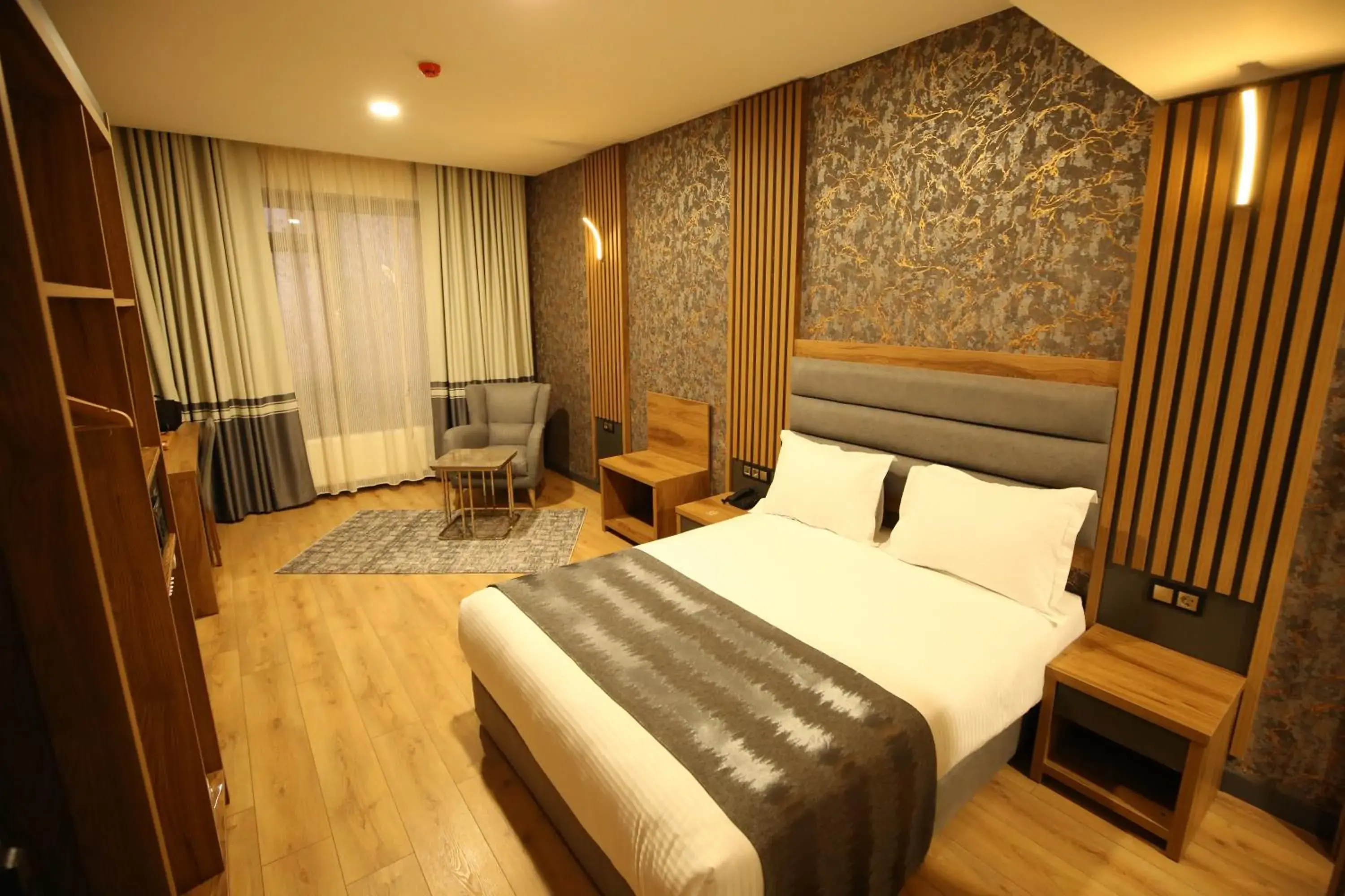 Large Double Room in Büpa Plus Hotel Large Double Room in Büpa Plus Hotel