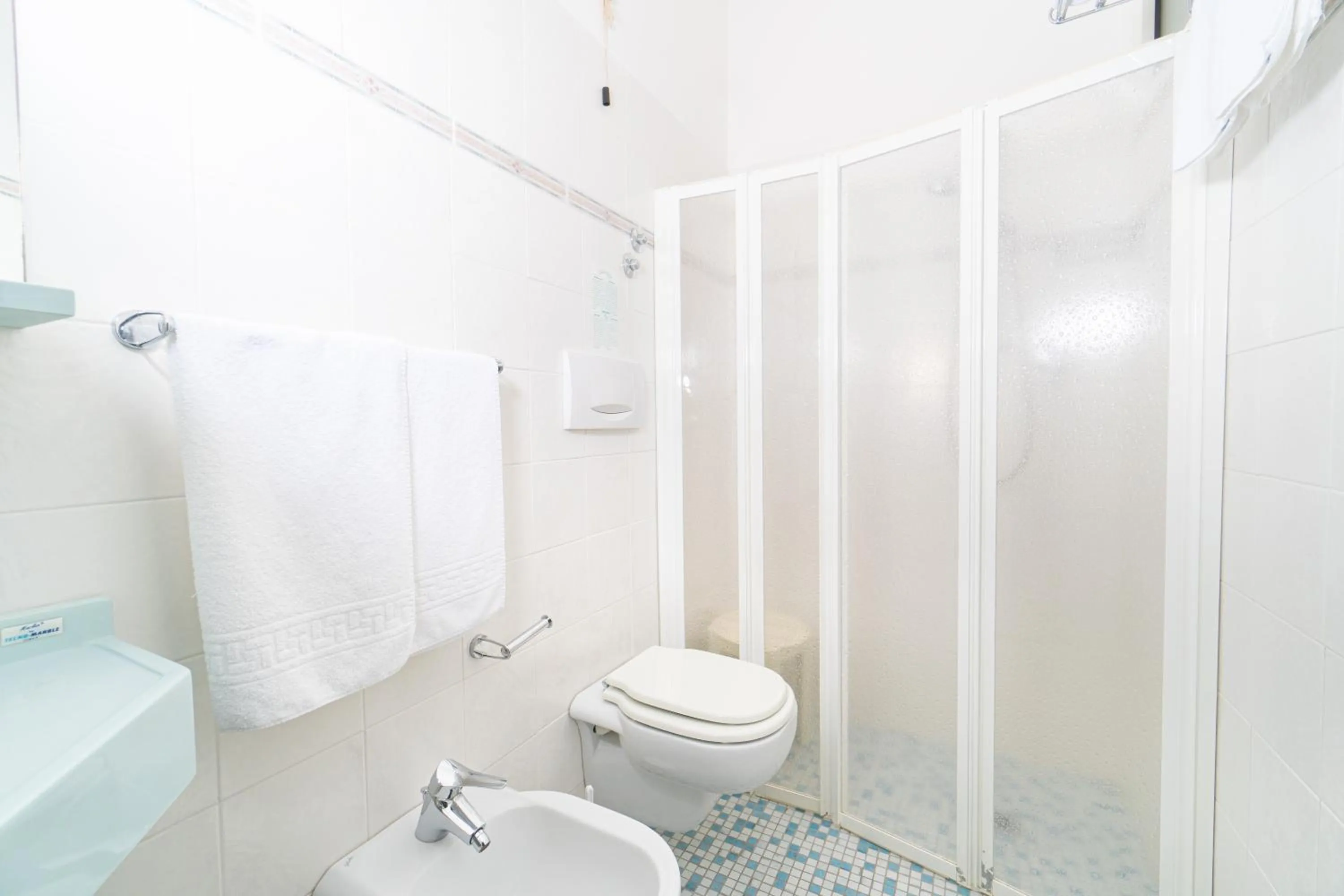 Shower in Hotel Sampaoli