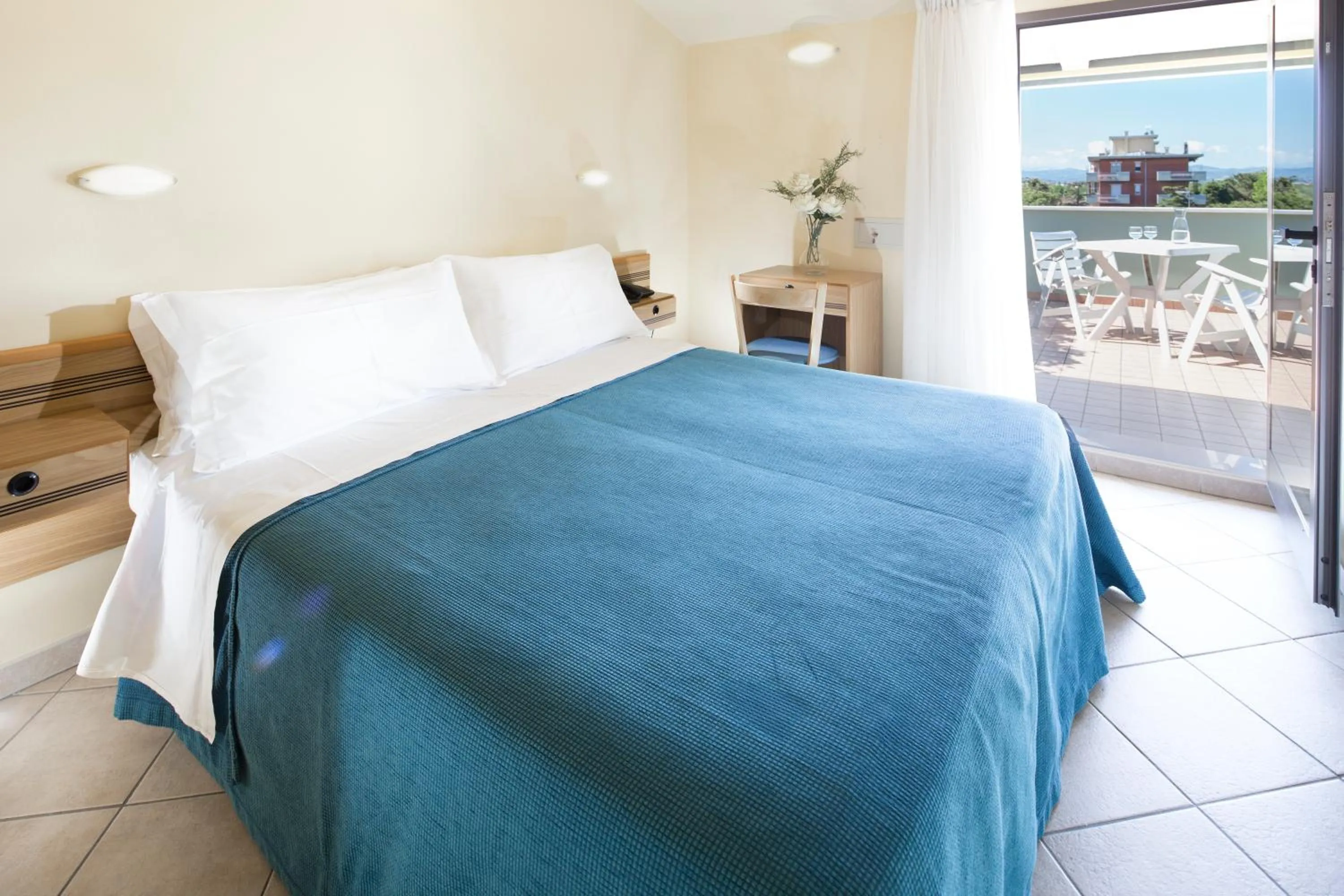 Photo of the whole room, Bed in Hotel Sampaoli