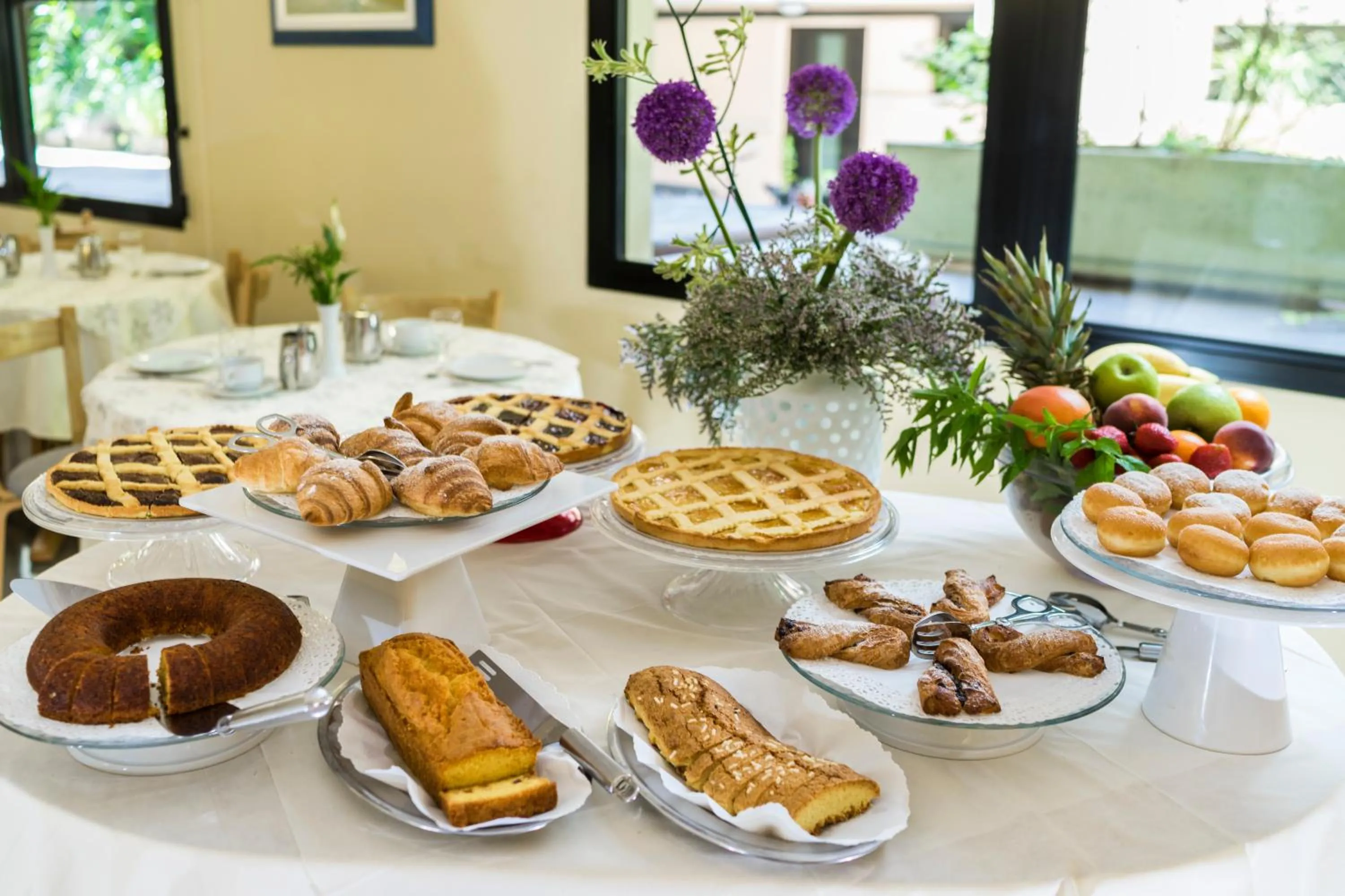 Food and drinks in Hotel Sampaoli