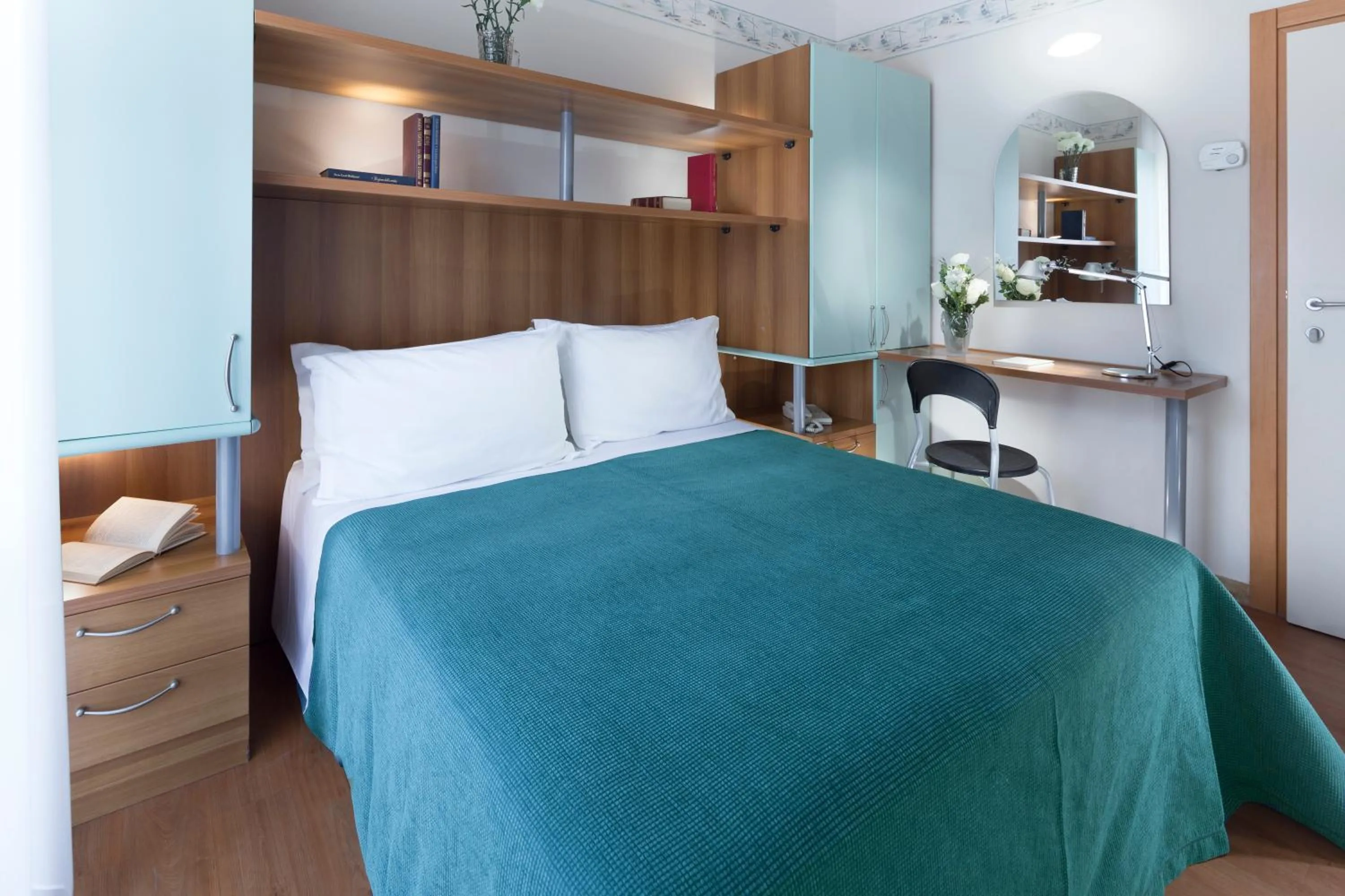 Photo of the whole room, Bed in Hotel Sampaoli