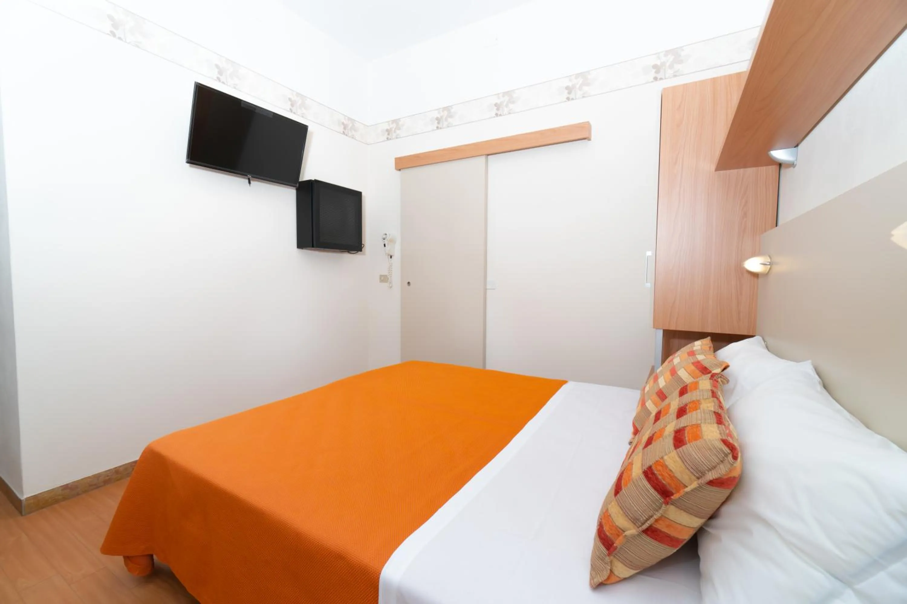 Bedroom, Bed in Hotel Sampaoli