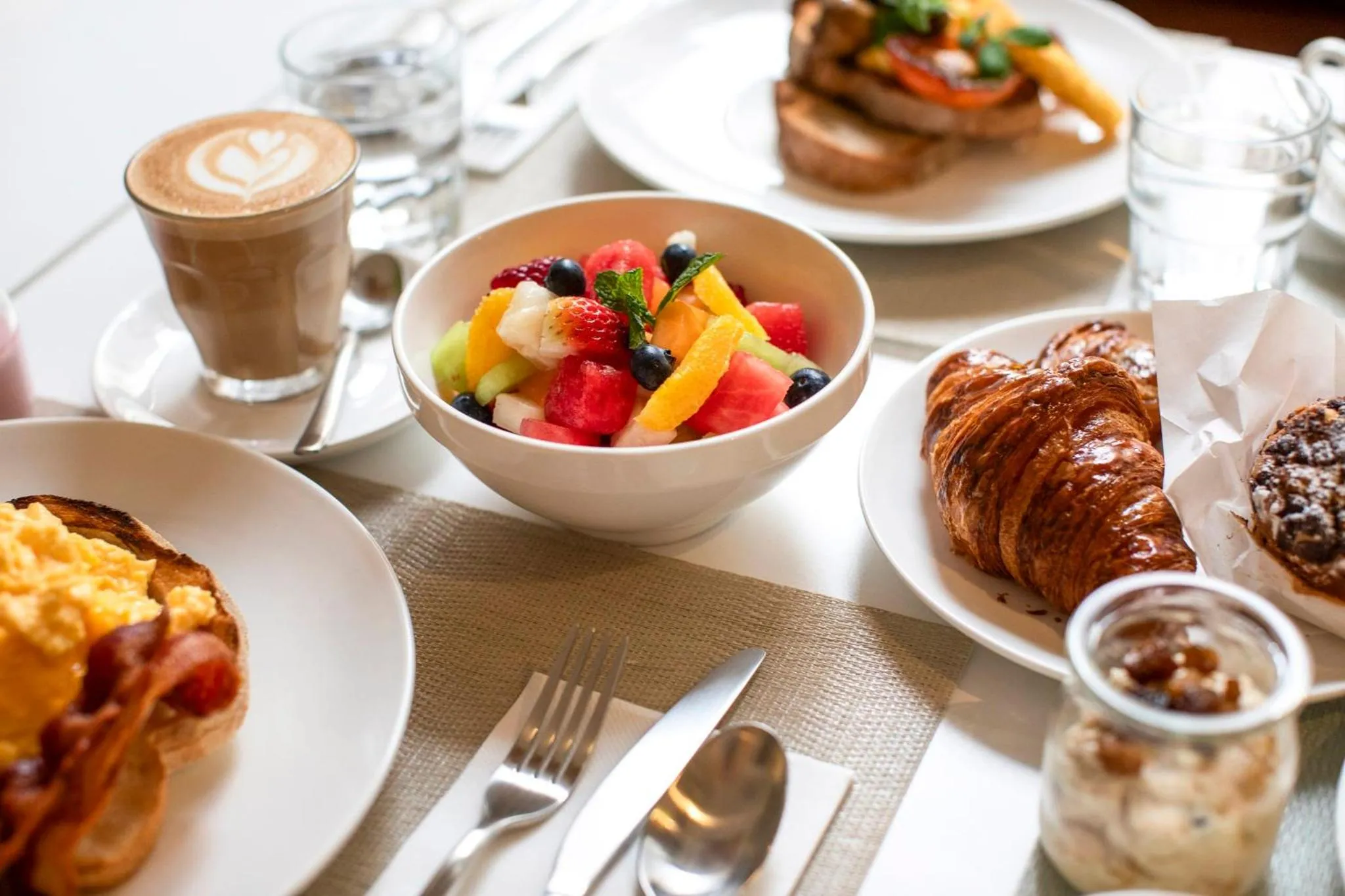 Restaurant/places to eat in Holiday Inn Melbourne Bourke Street Mall by IHG