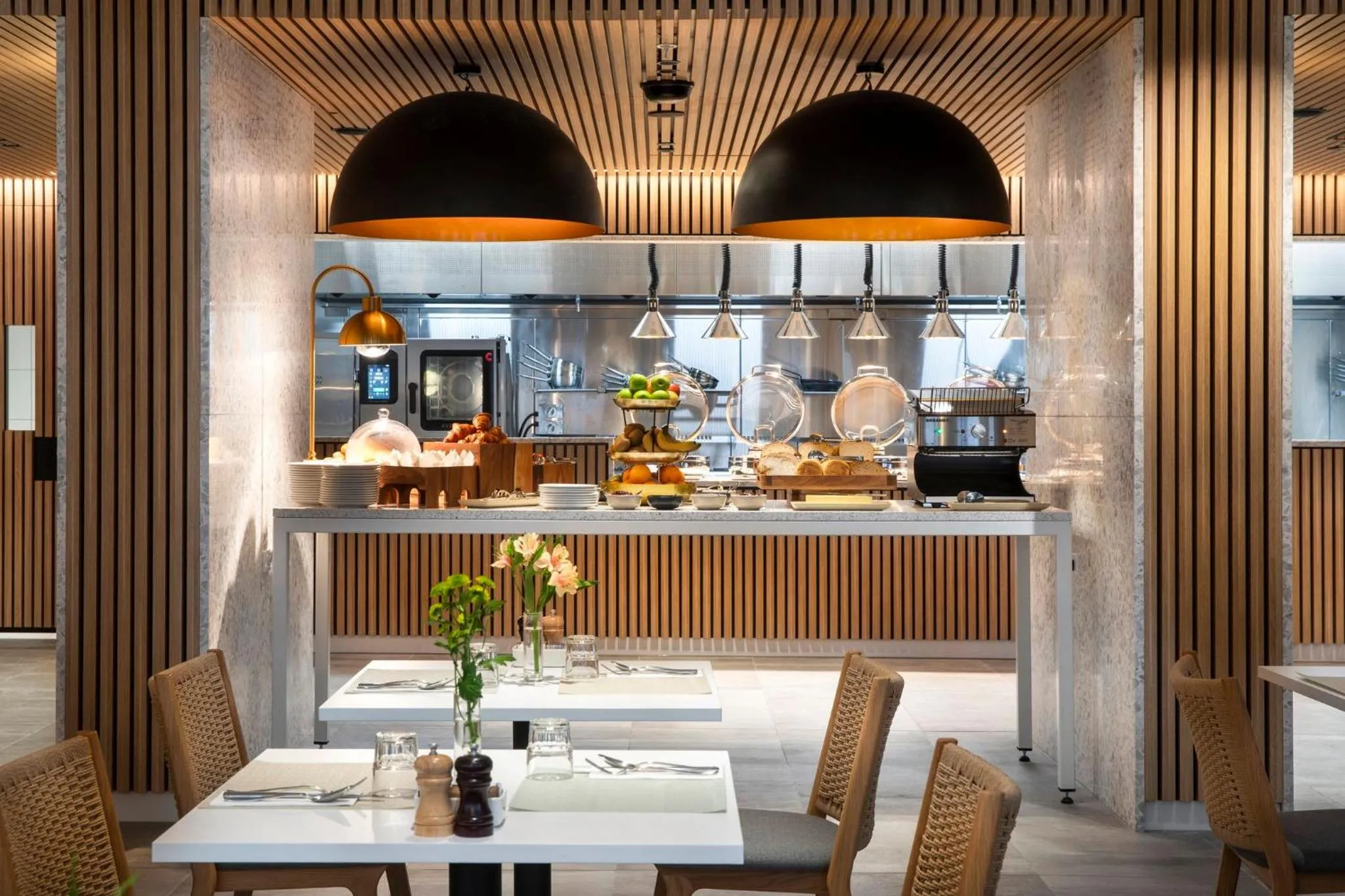 Breakfast in Holiday Inn Melbourne Bourke Street Mall by IHG