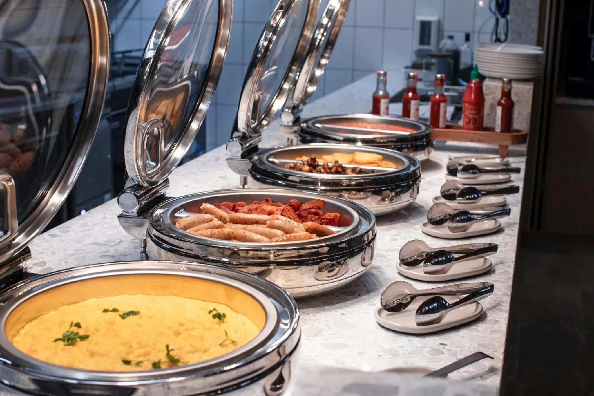 Restaurant/places to eat in Holiday Inn Melbourne Bourke Street Mall by IHG