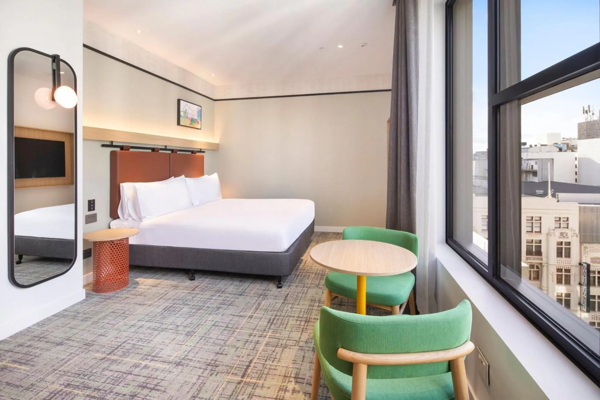 Photo of the whole room, Bed in Holiday Inn Melbourne Bourke Street Mall by IHG