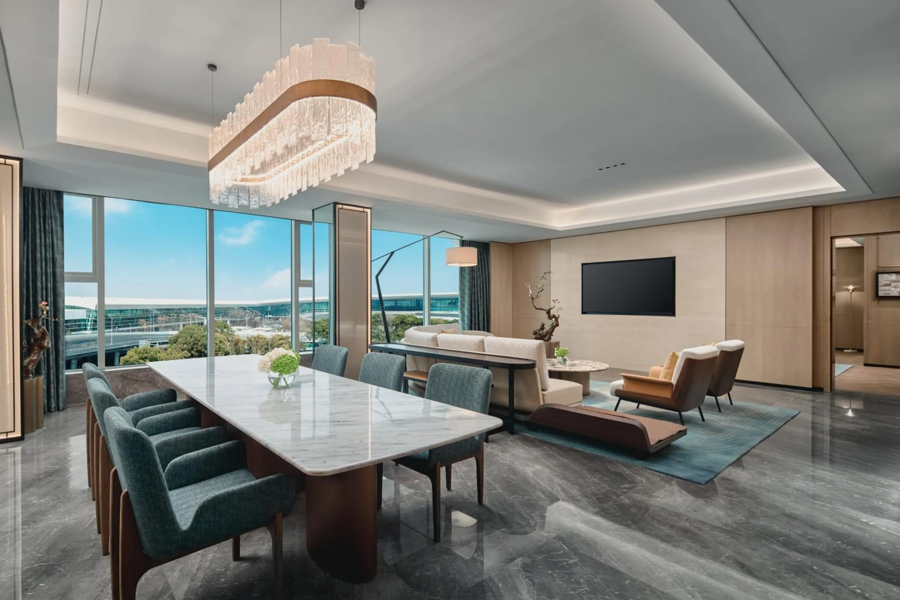 Photo of the whole room in Crowne Plaza Wuhan Tianhe Airport by IHG