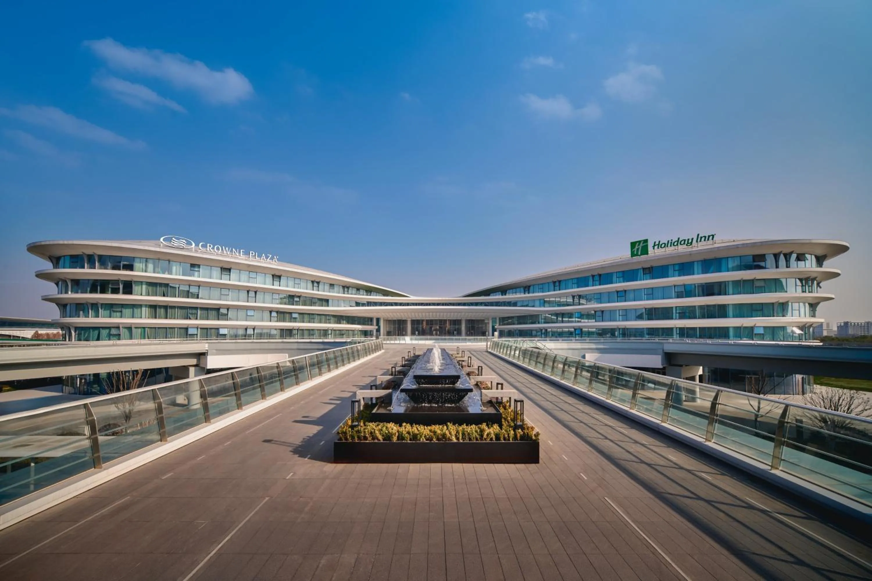 Property building in Crowne Plaza Wuhan Tianhe Airport by IHG