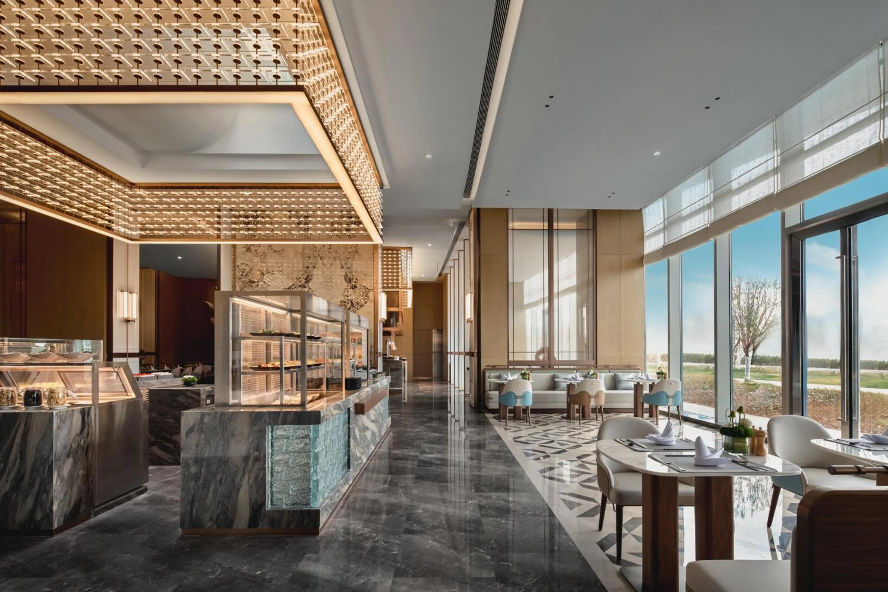 Restaurant/places to eat in Crowne Plaza Wuhan Tianhe Airport by IHG