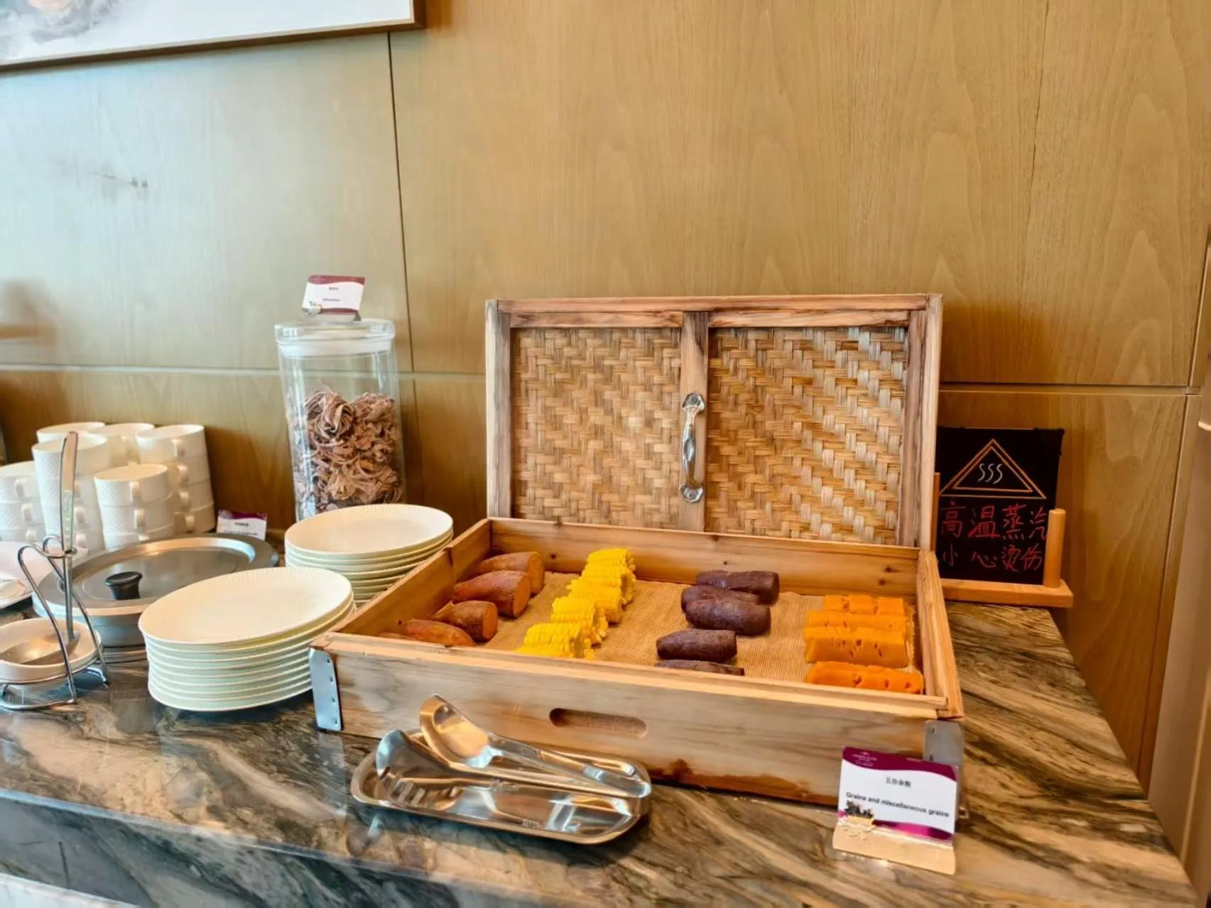 Breakfast in Crowne Plaza Wuhan Tianhe Airport by IHG