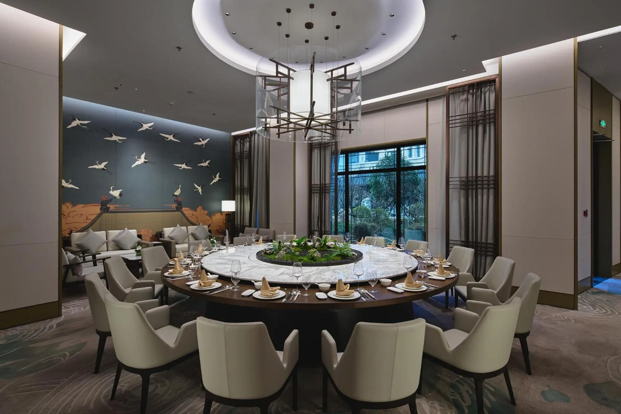 Restaurant/places to eat in Crowne Plaza Wuhan Tianhe Airport by IHG