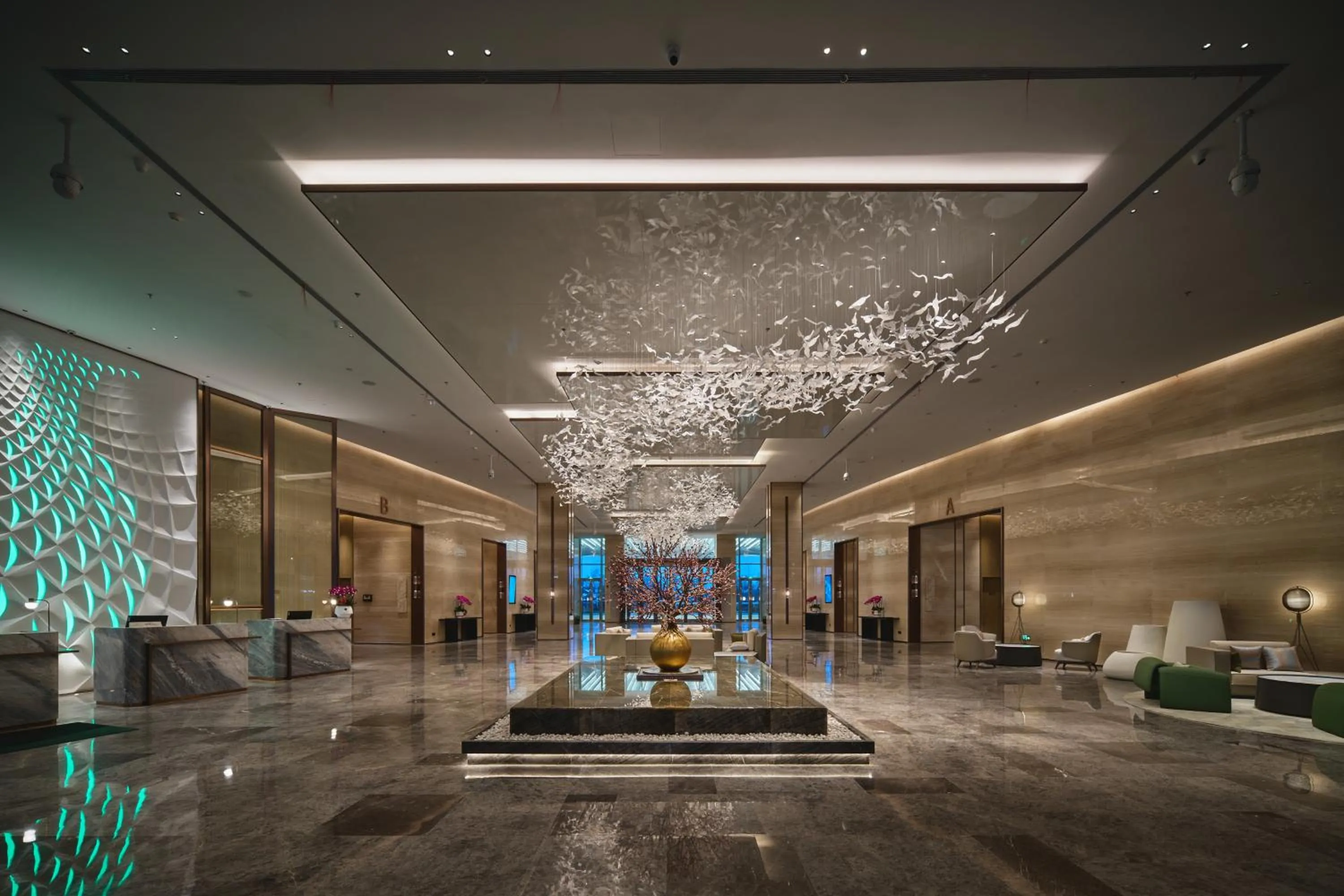 Lobby or reception in Holiday Inn Wuhan Tianhe Airport by IHG