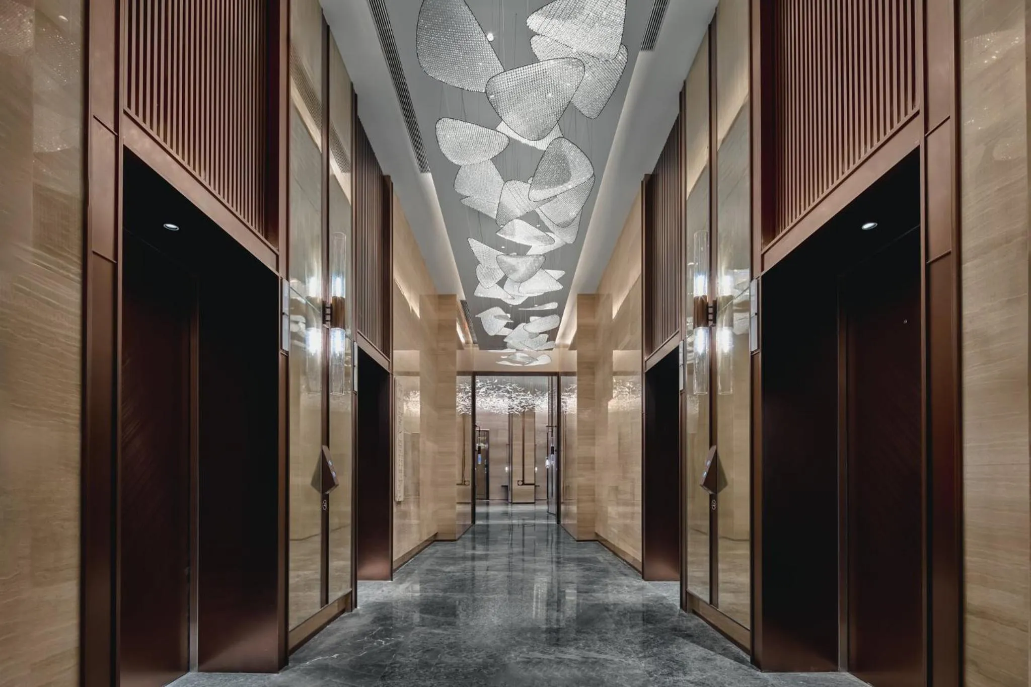 Lobby or reception in Holiday Inn Wuhan Tianhe Airport by IHG