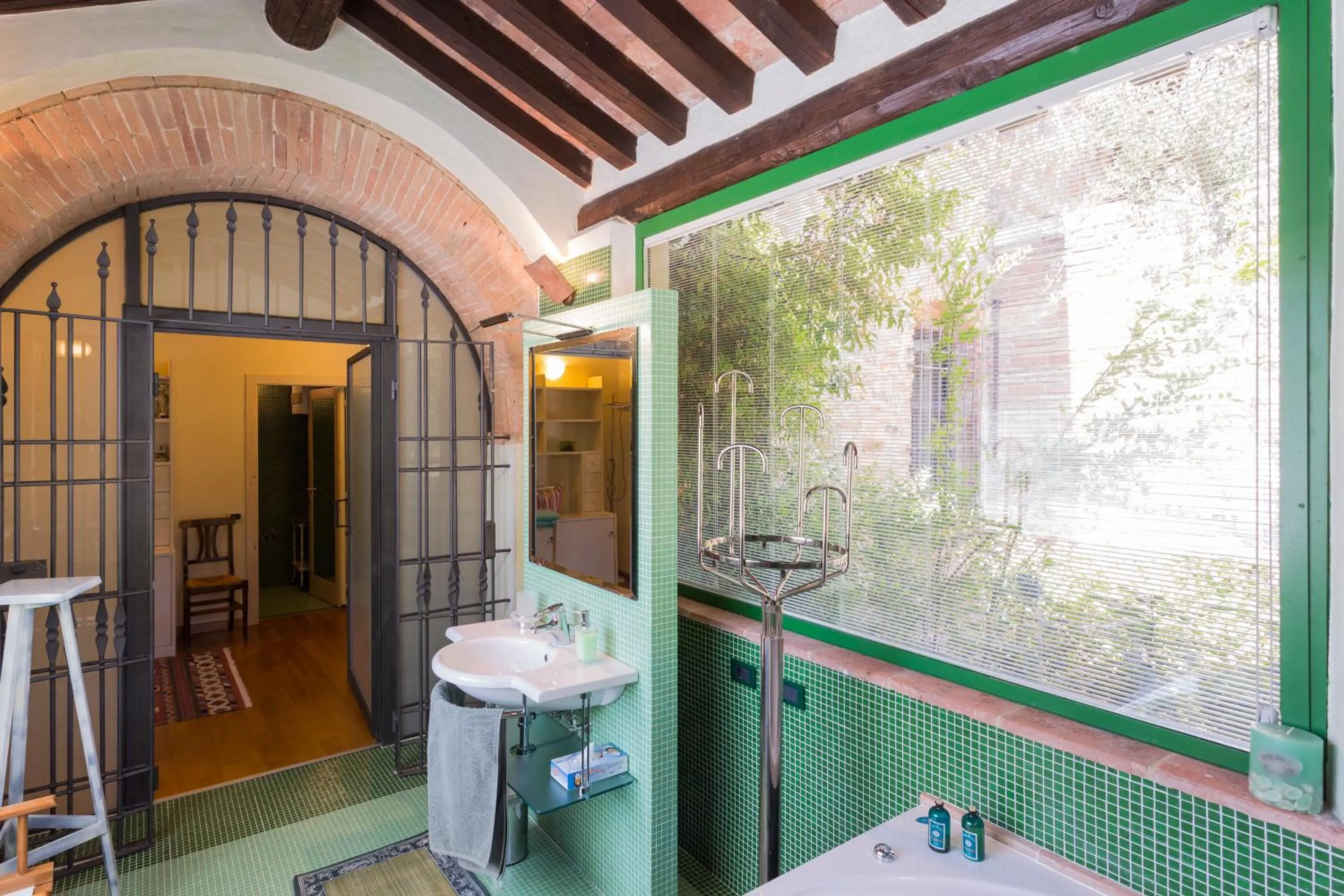 Bathroom in La Vittoria 10 – La Soglia della Val d’Orcia