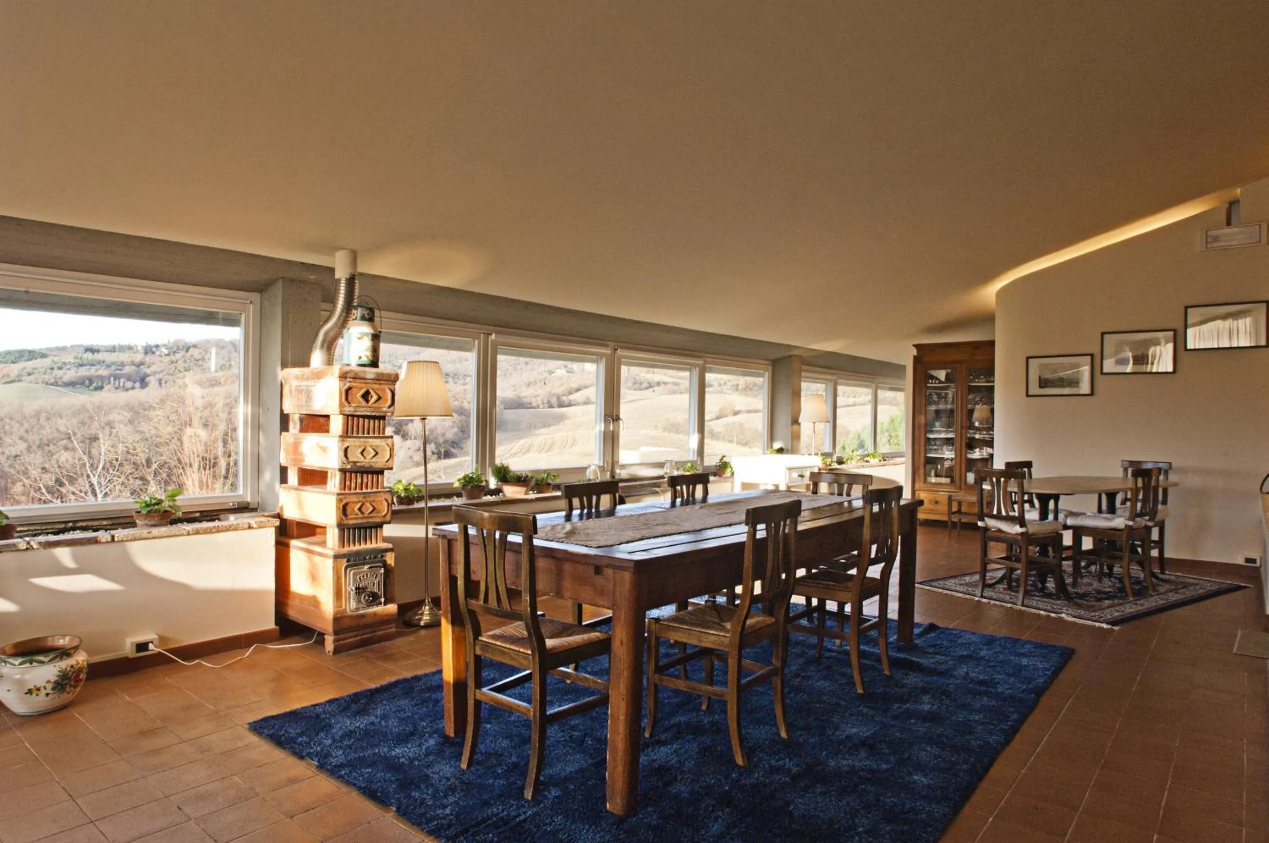 Dining area in La Vittoria 10 – La Soglia della Val d’Orcia