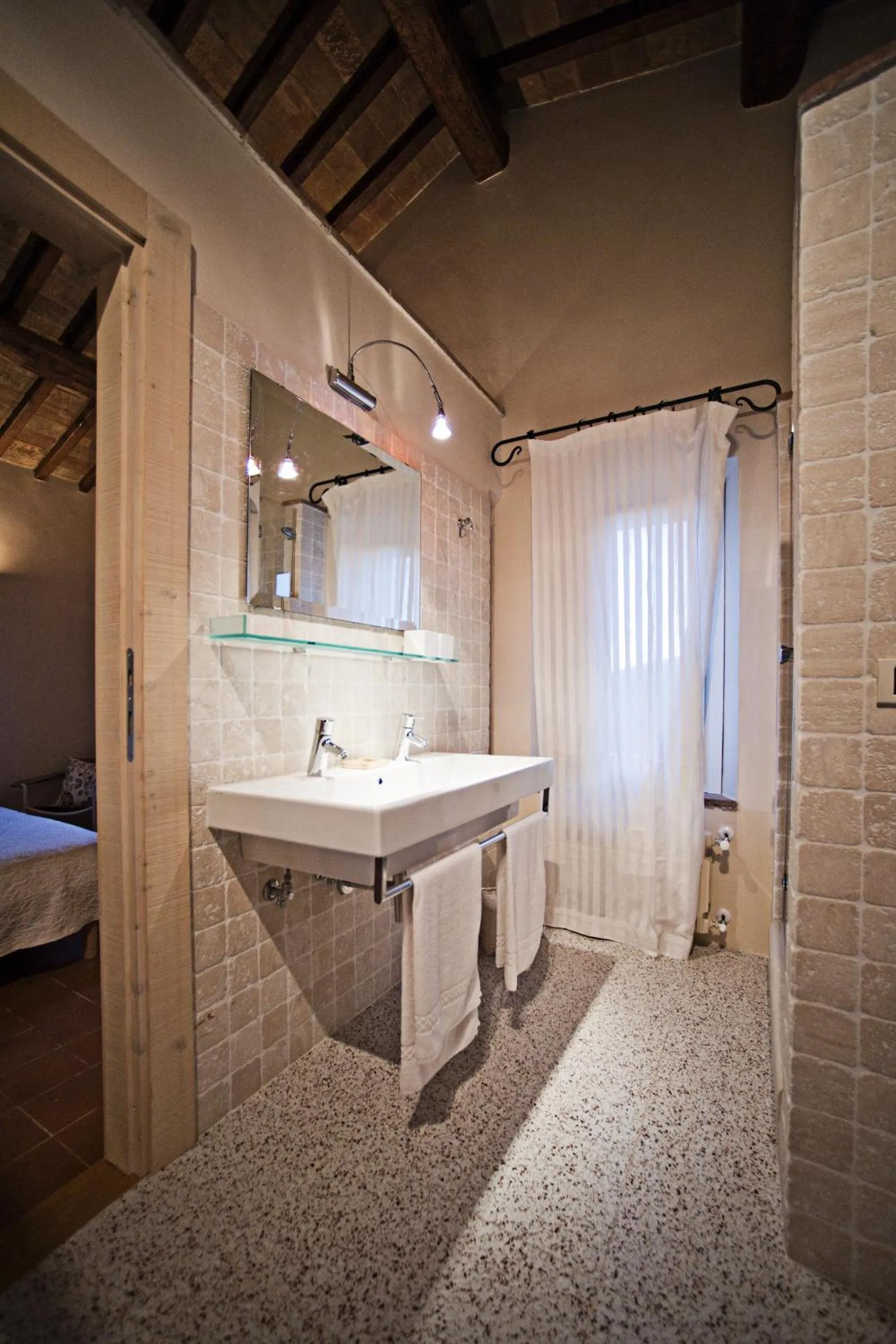 Bathroom in La Vittoria 10 – La Soglia della Val d’Orcia