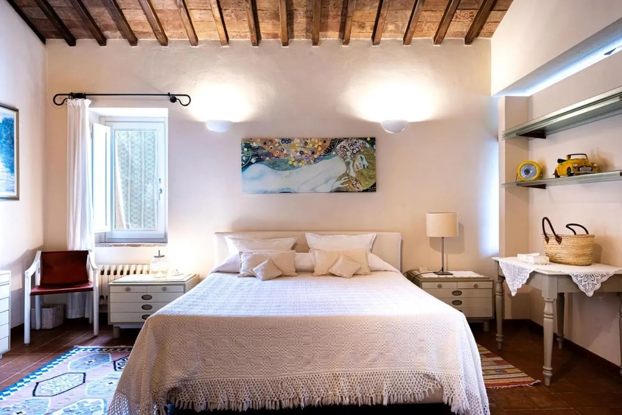 Photo of the whole room, Bed in La Vittoria 10 – La Soglia della Val d’Orcia