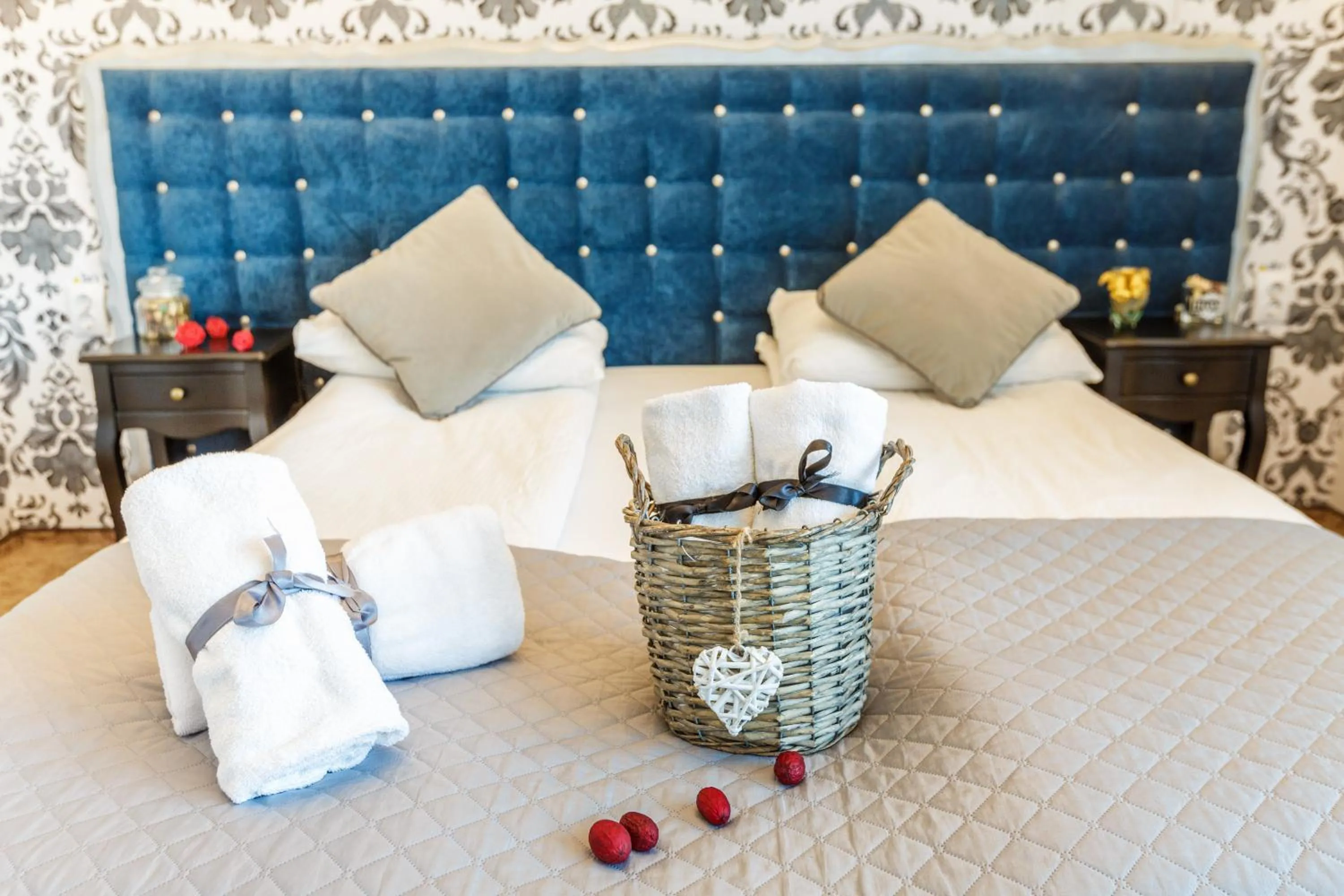 Bed in Pensiunea Avy